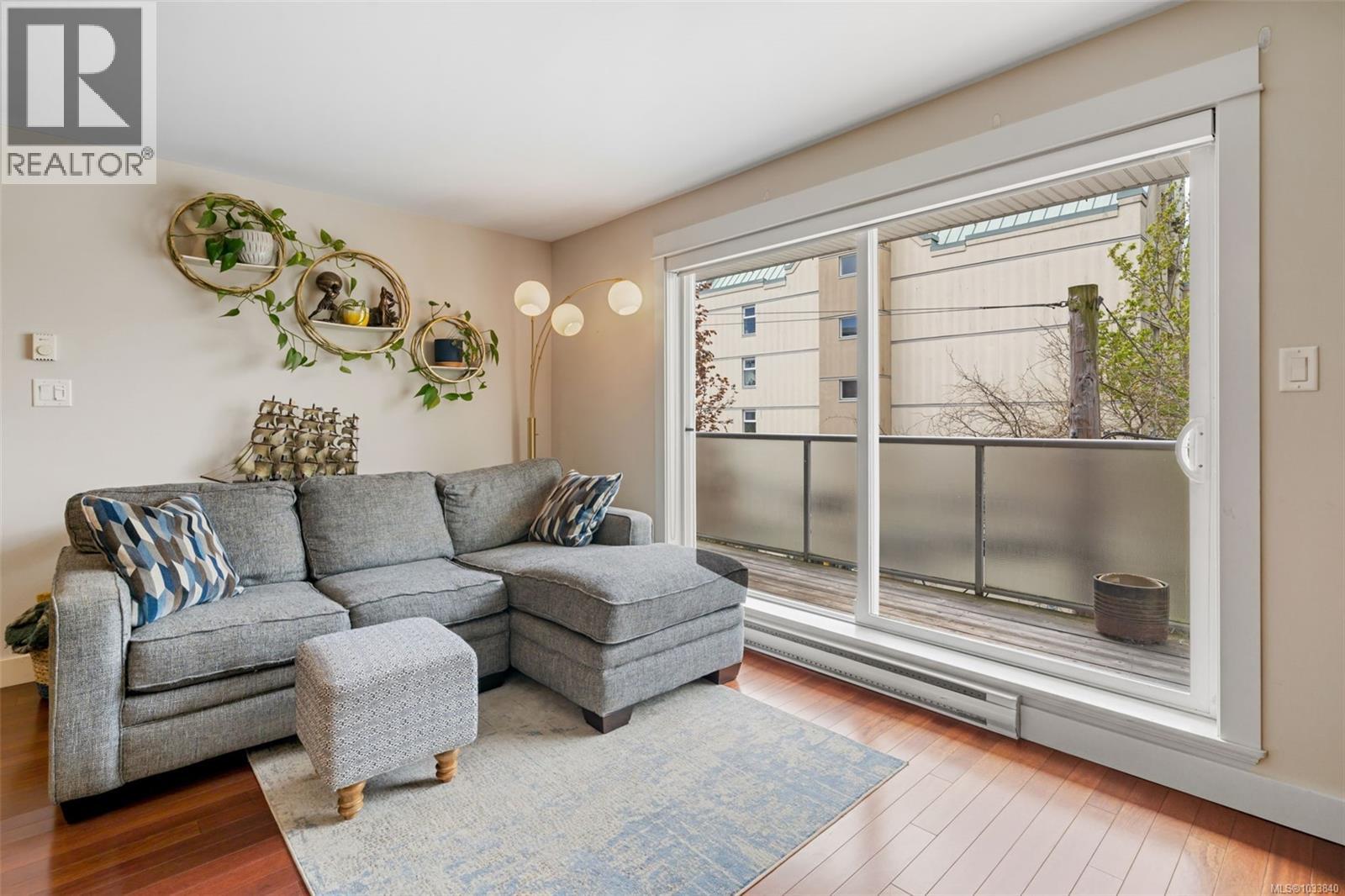 #305 1315 Esquimalt Rd - 3