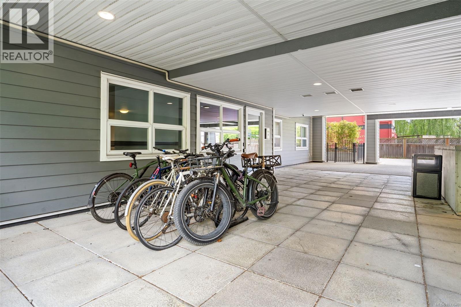 #305 1315 Esquimalt Rd - 26
