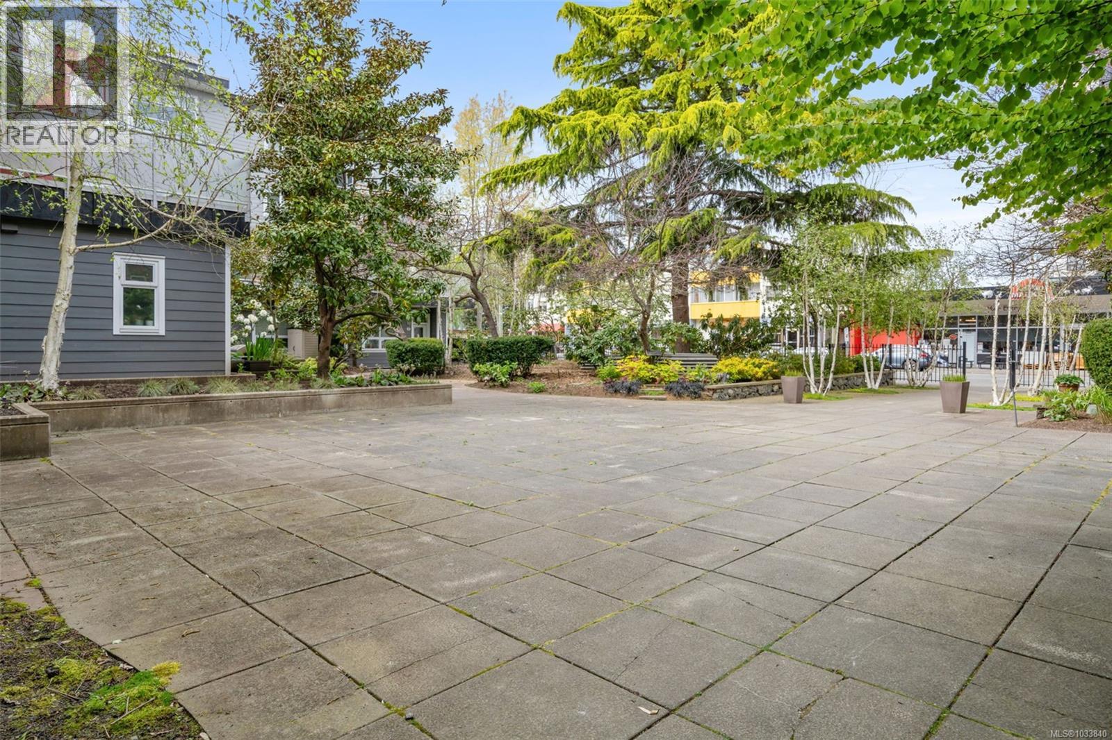 #305 1315 Esquimalt Rd - 25