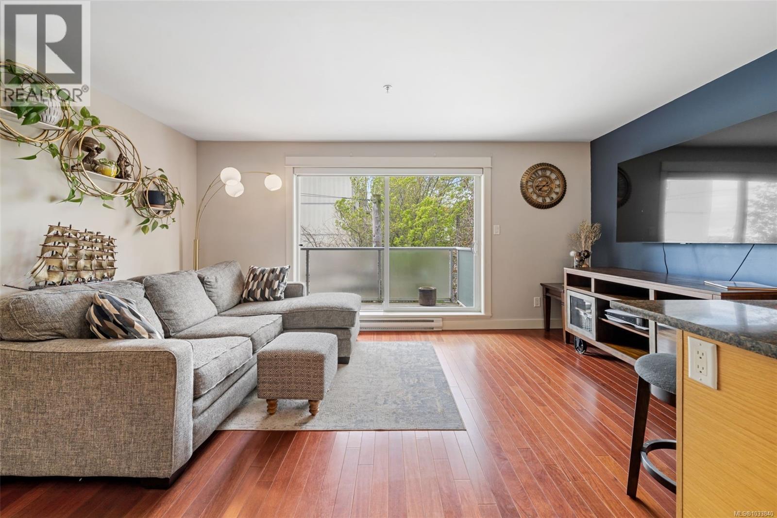 #305 1315 Esquimalt Rd - 2