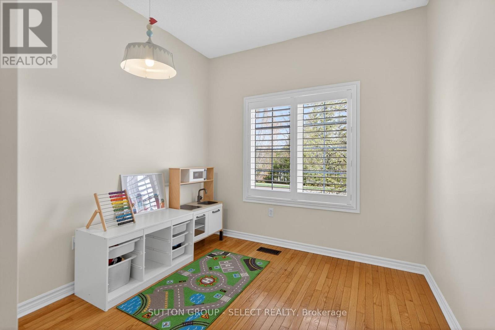 #5 270 NORTH CENTRE ROAD - 13