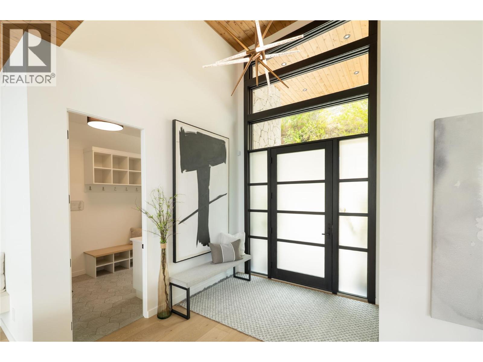 3442 Arrowroot Drive, Kelowna