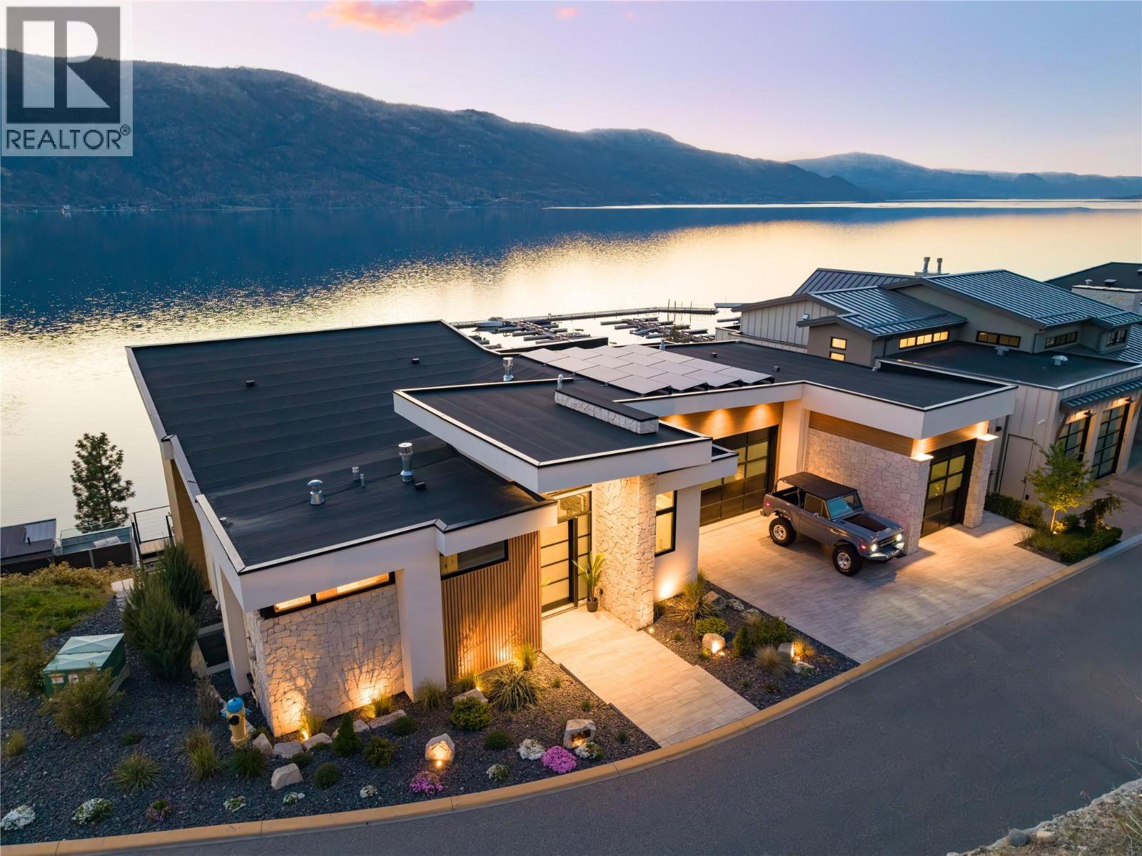 3442 Arrowroot Drive, Kelowna