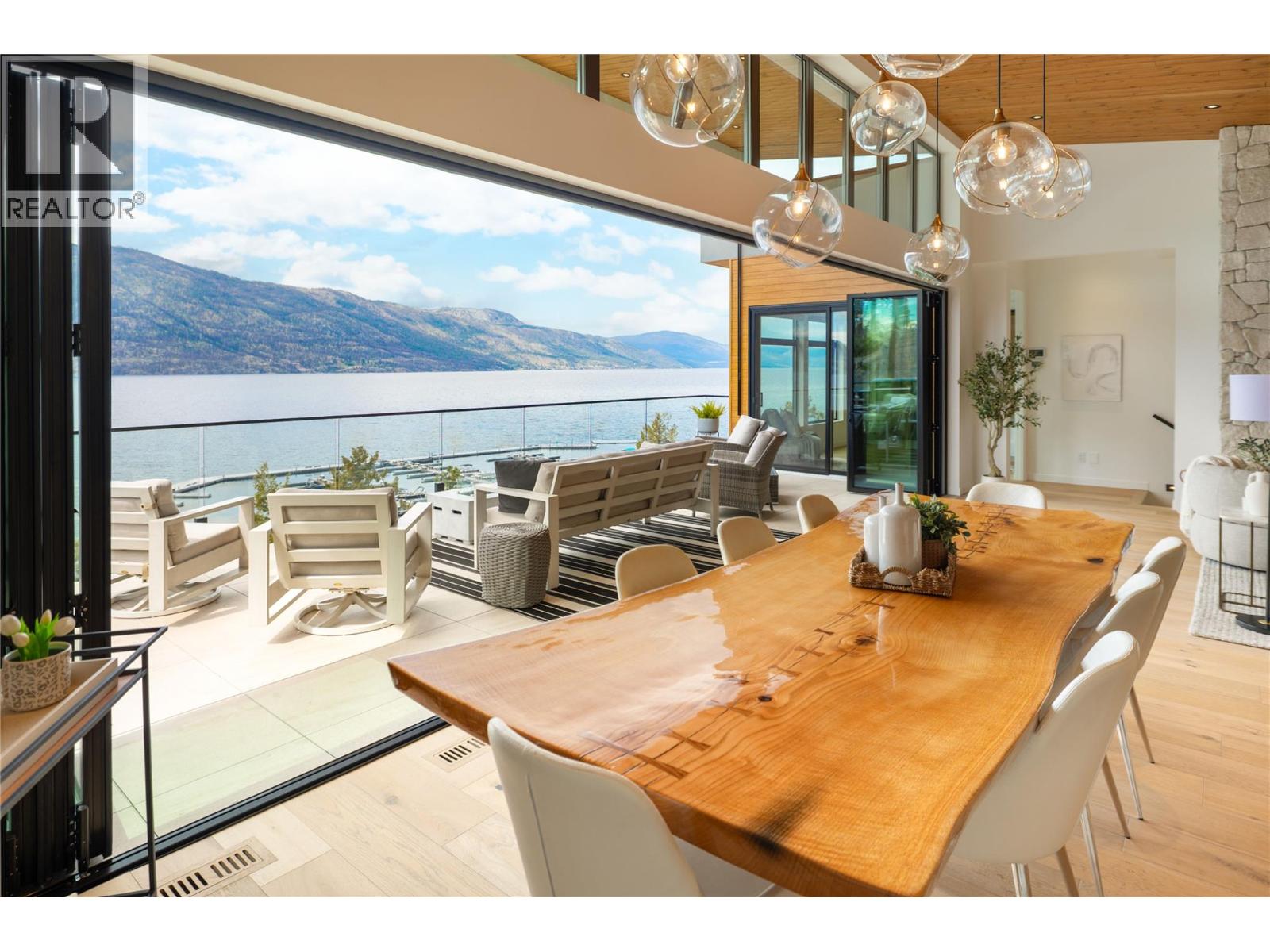 3442 Arrowroot Drive, Kelowna