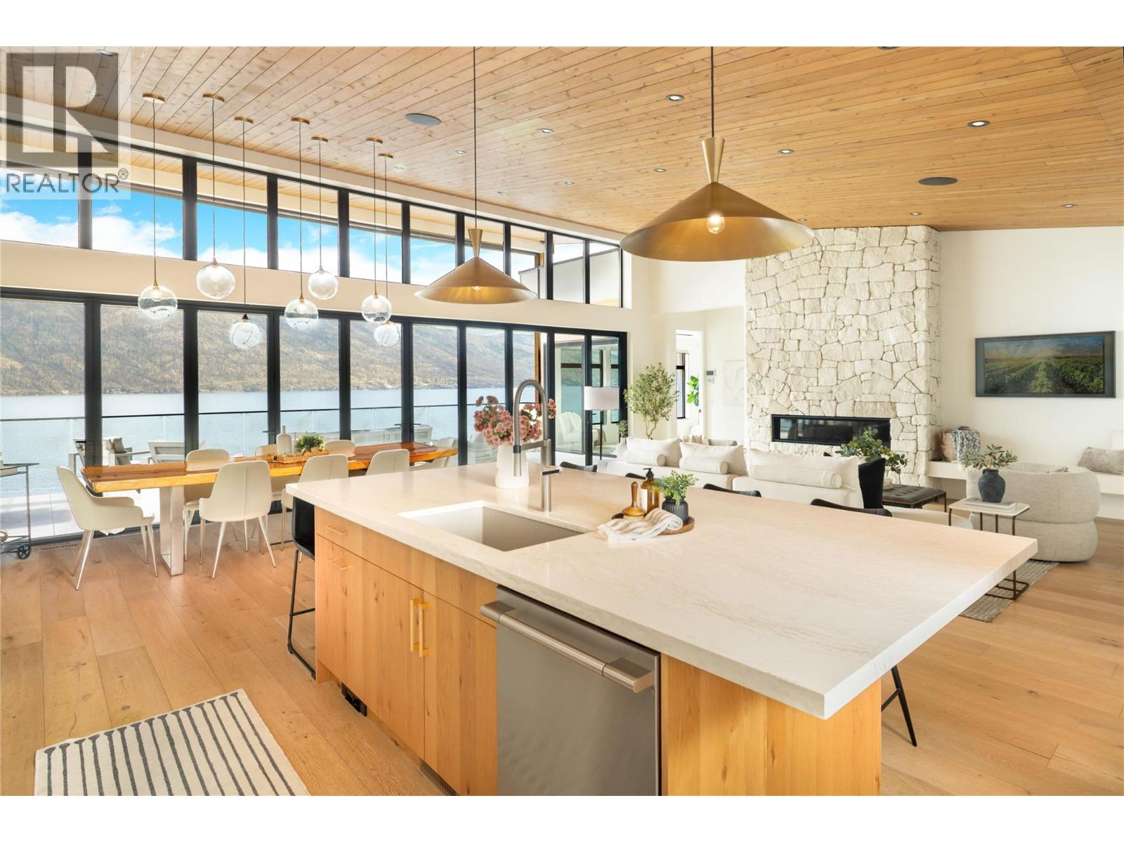 3442 Arrowroot Drive, Kelowna