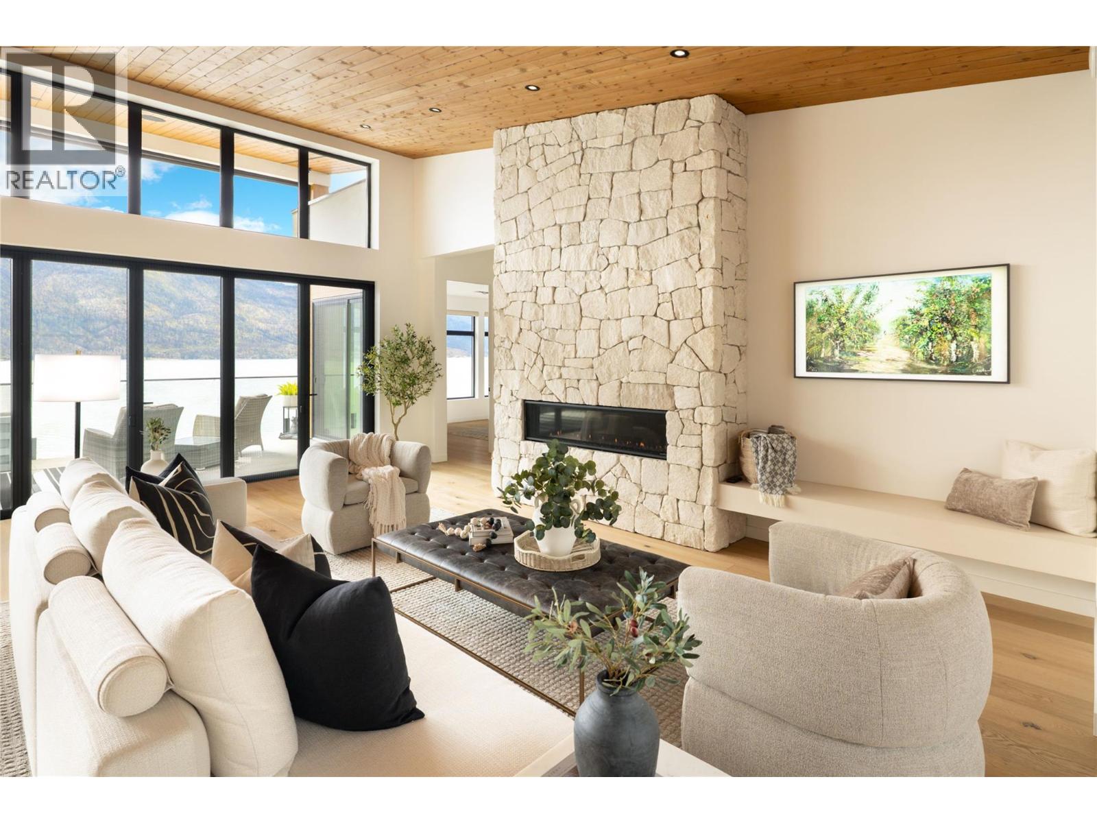 3442 Arrowroot Drive, Kelowna