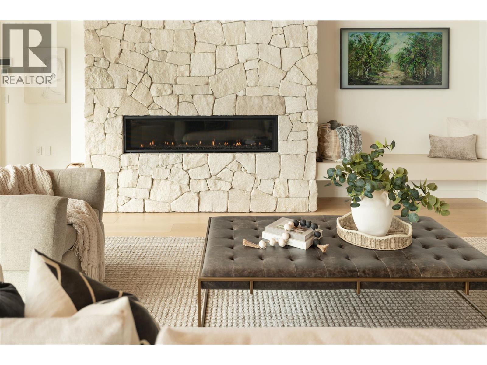 3442 Arrowroot Drive, Kelowna
