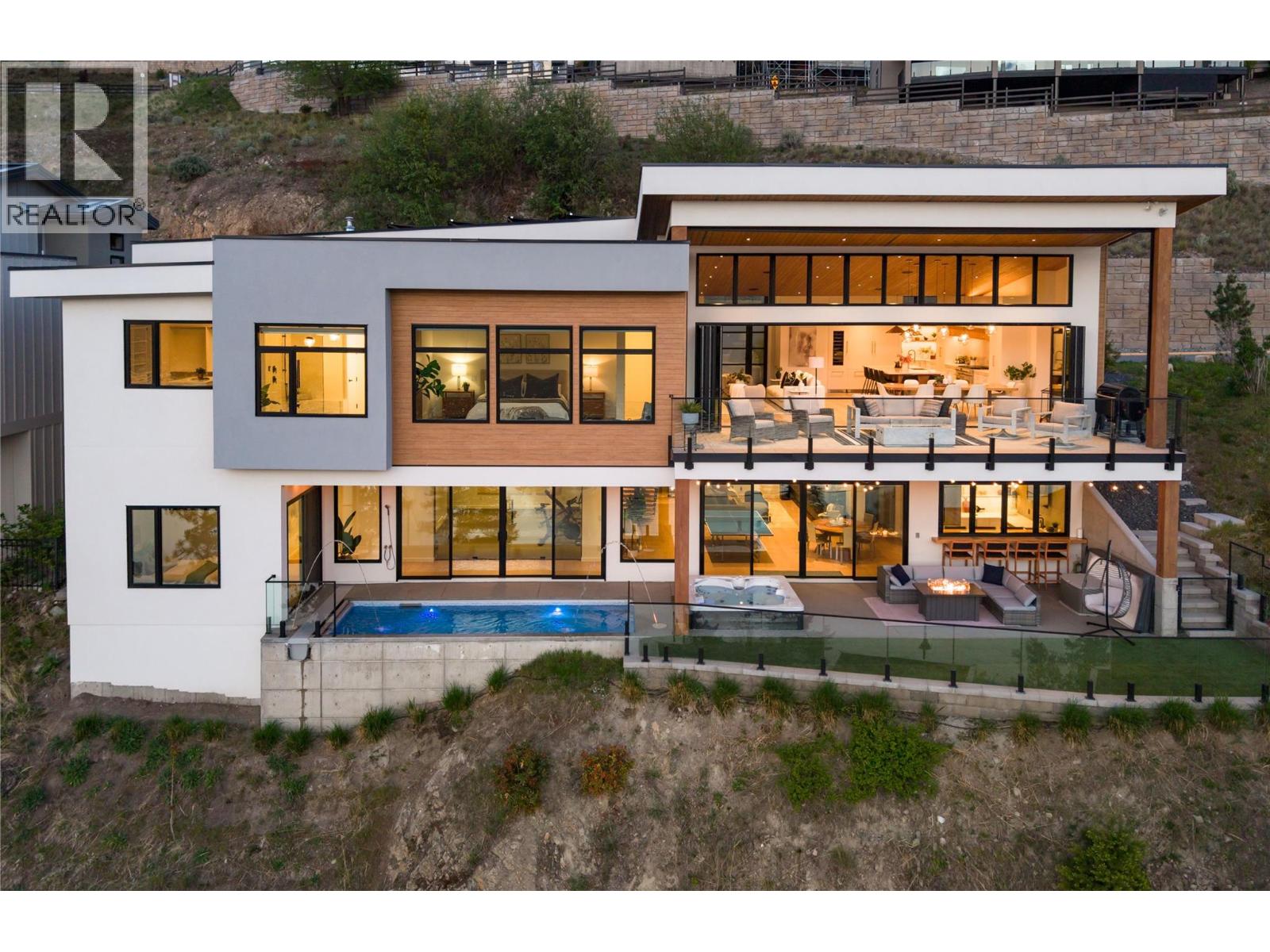 3442 Arrowroot Drive, Kelowna