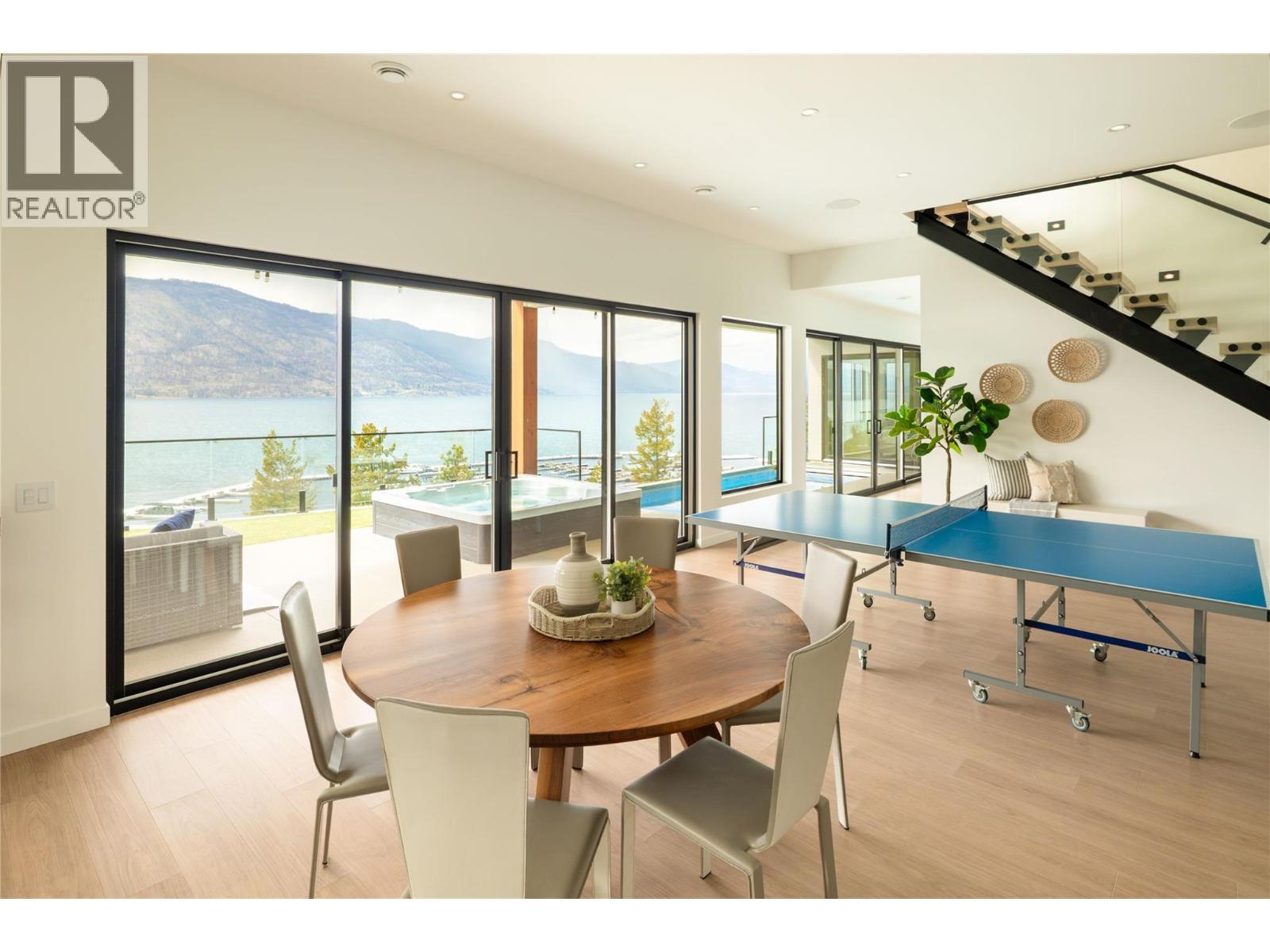 3442 Arrowroot Drive, Kelowna