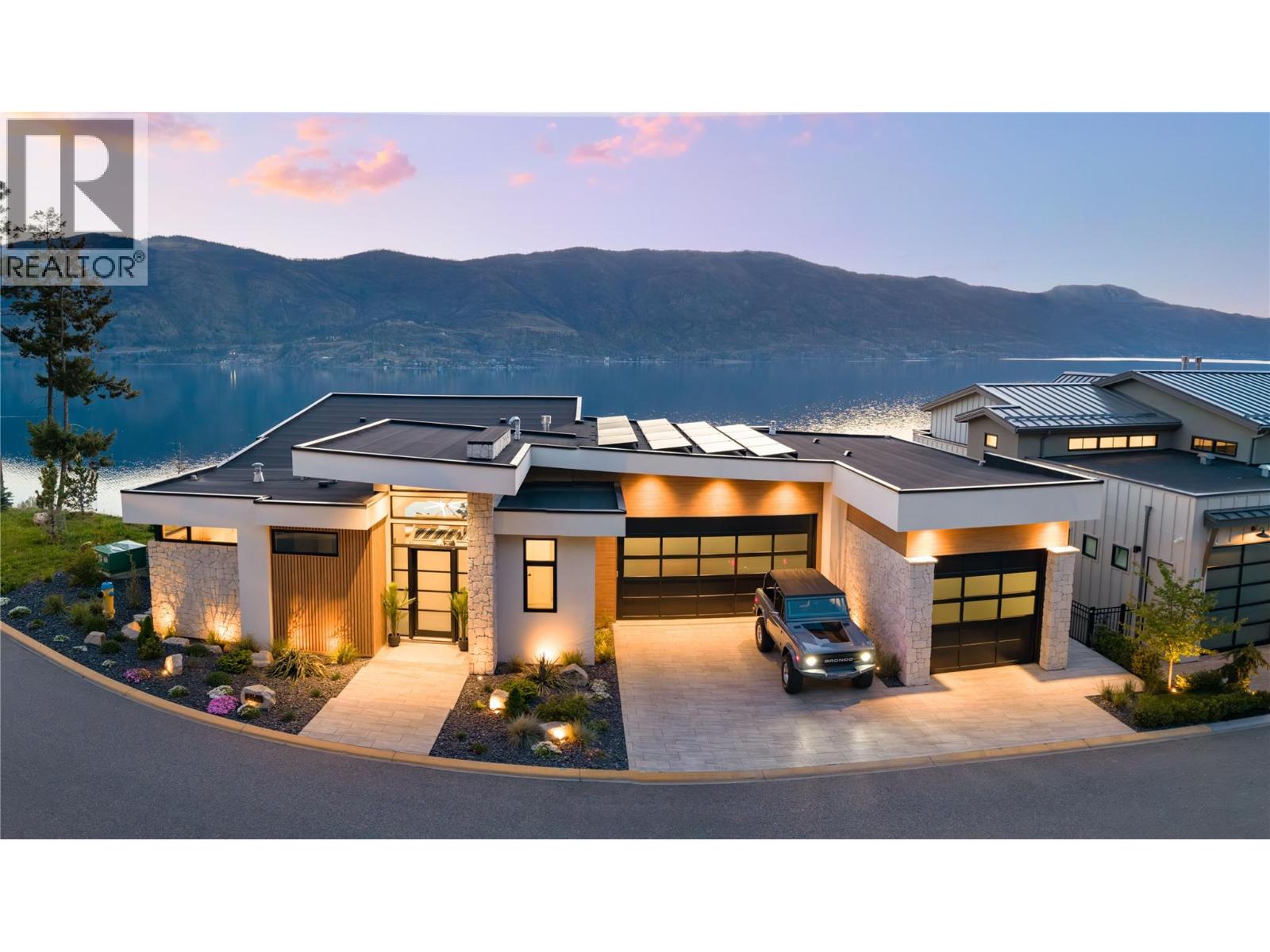 3442 Arrowroot Drive, Kelowna