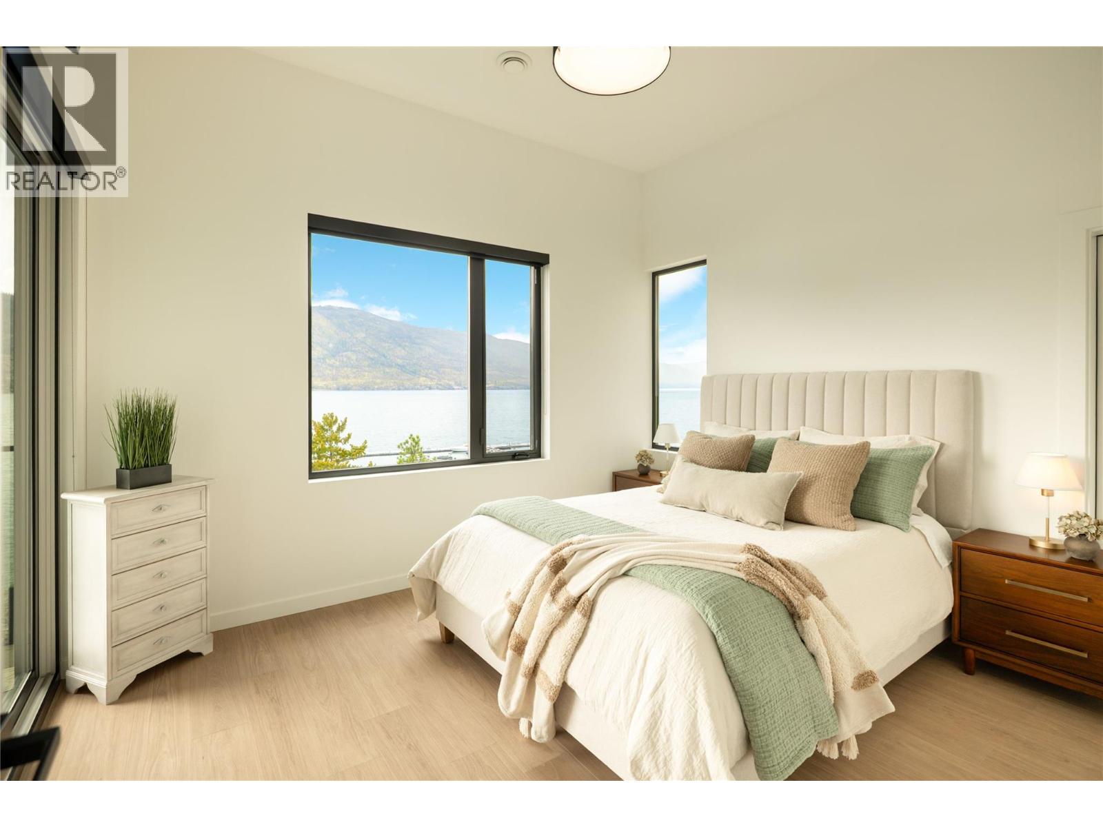 3442 Arrowroot Drive, Kelowna