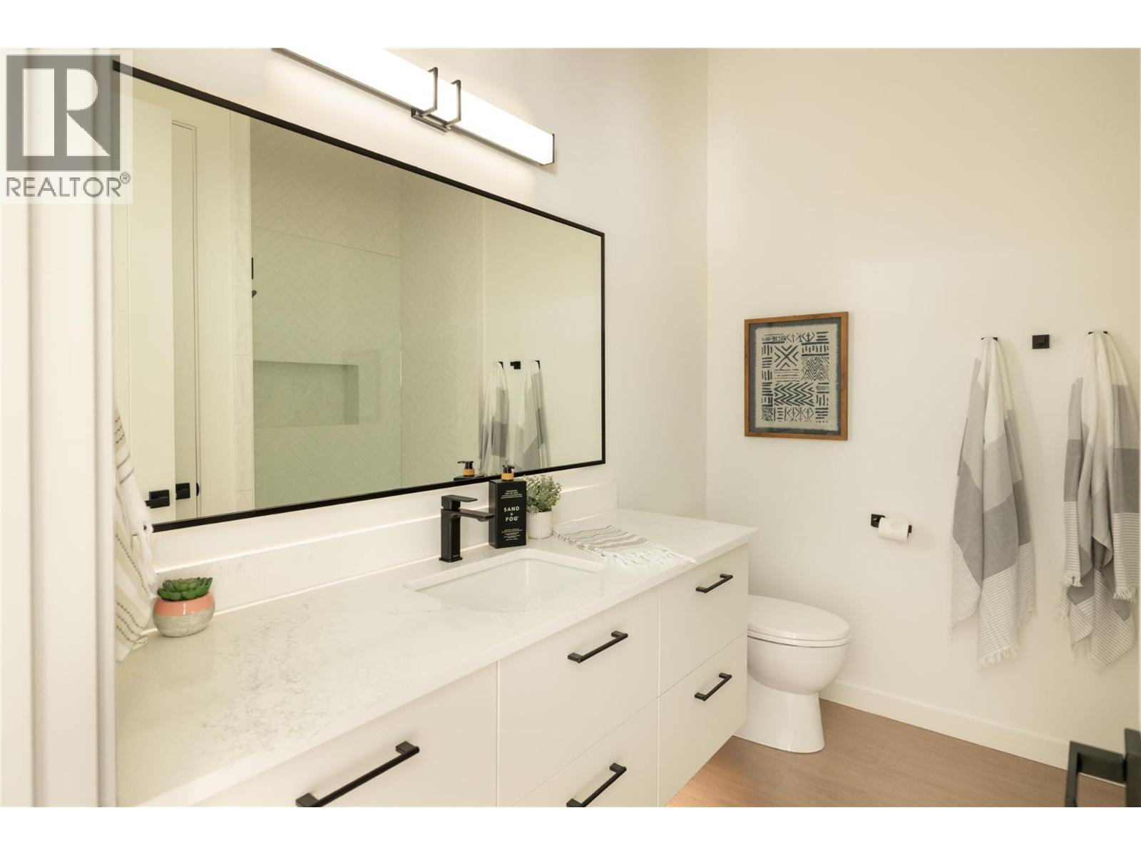 3442 Arrowroot Drive, Kelowna