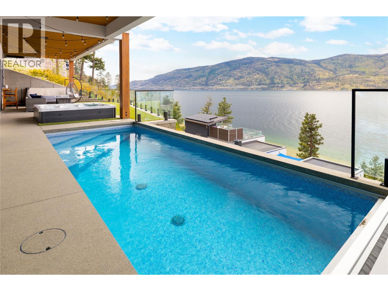 3442 Arrowroot Drive, Kelowna