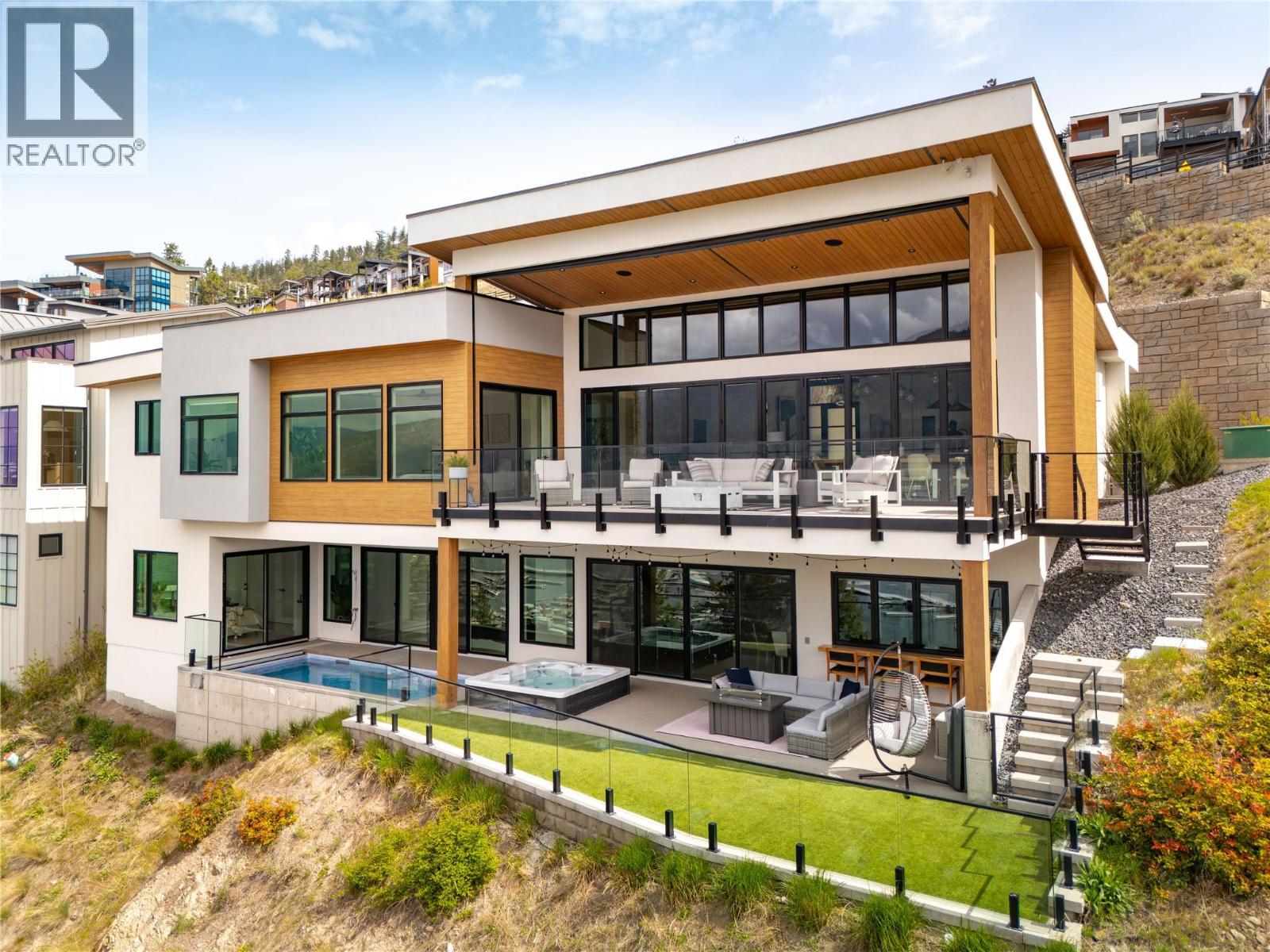 3442 Arrowroot Drive, Kelowna