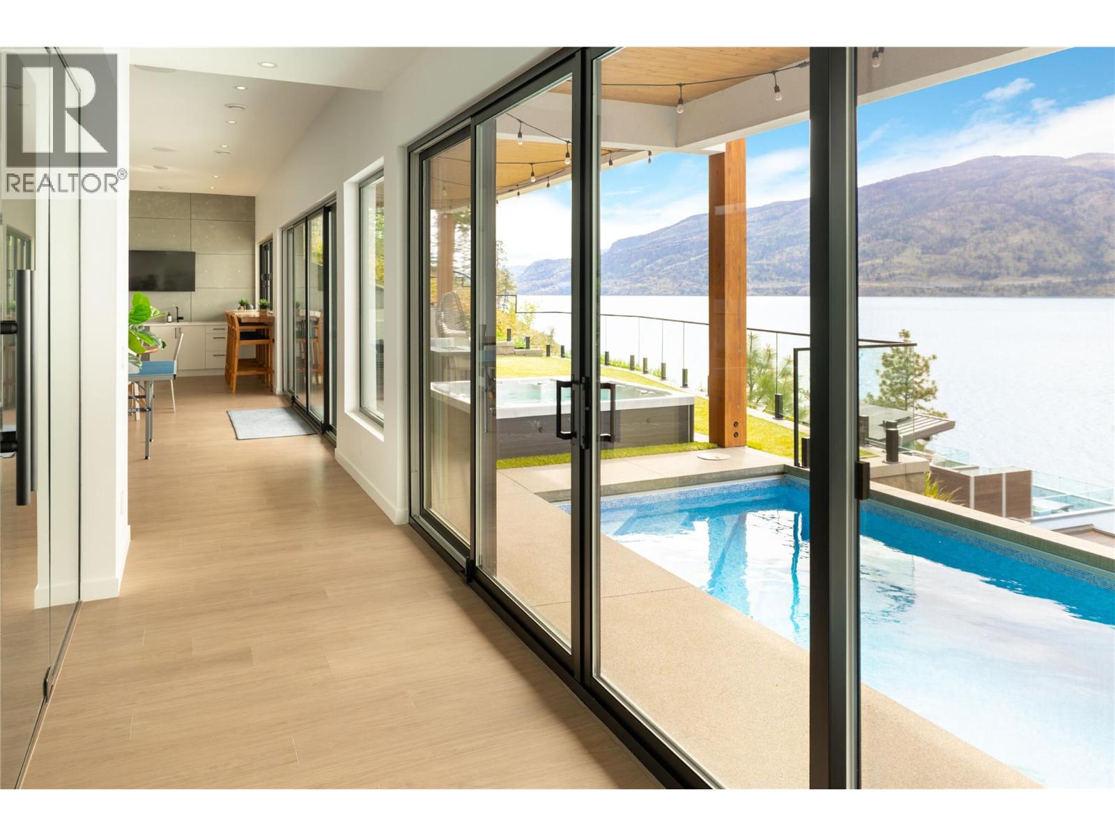 3442 Arrowroot Drive, Kelowna
