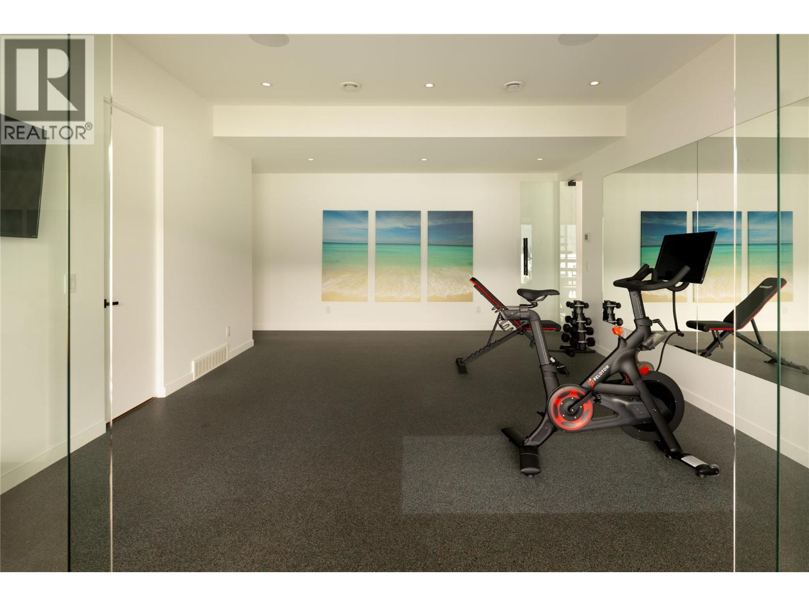 3442 Arrowroot Drive, Kelowna