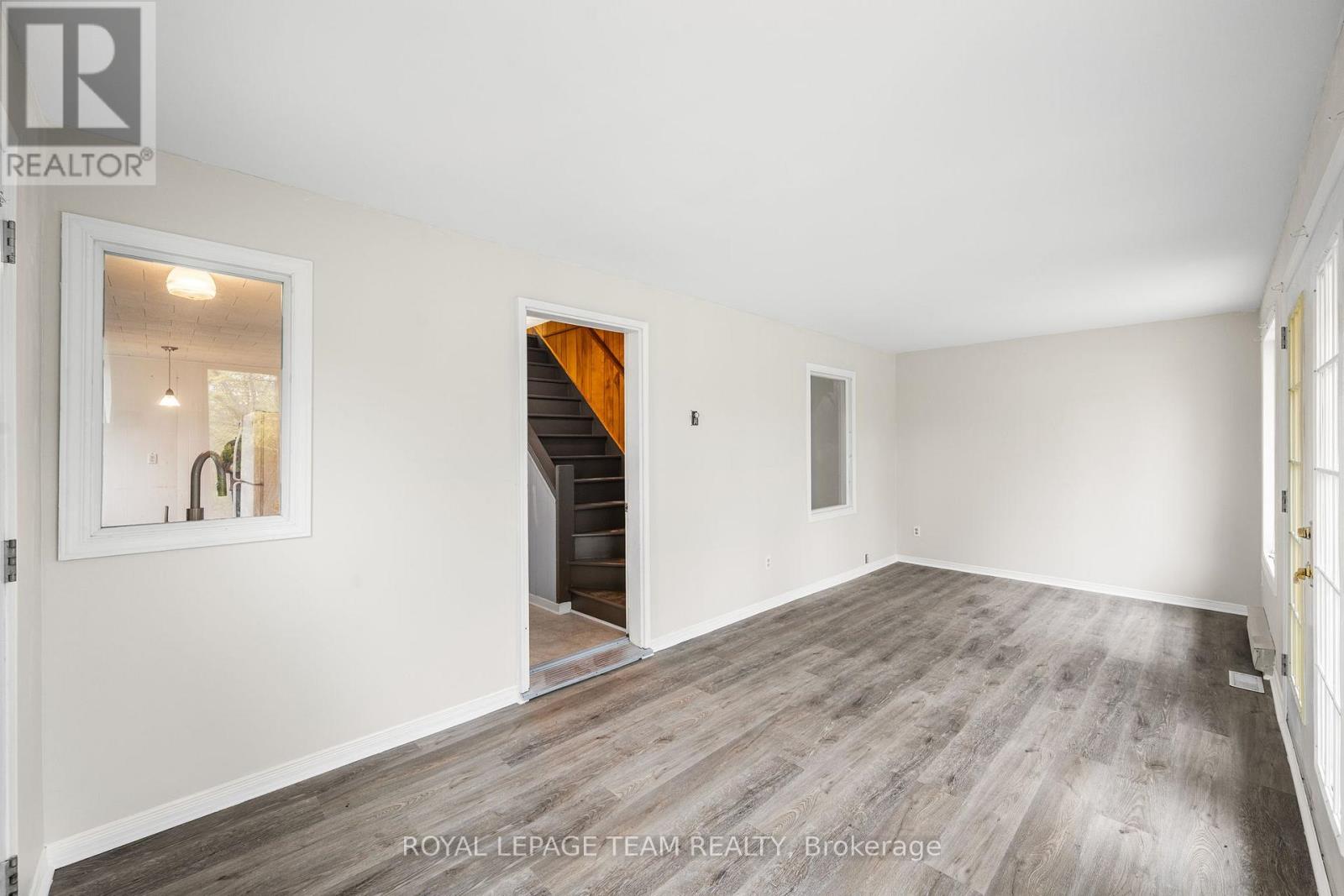266 DANIEL STREET S - 21