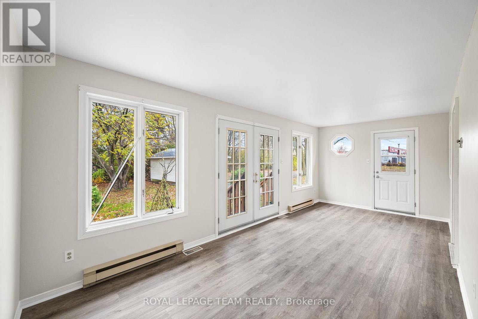 266 DANIEL STREET S - 23