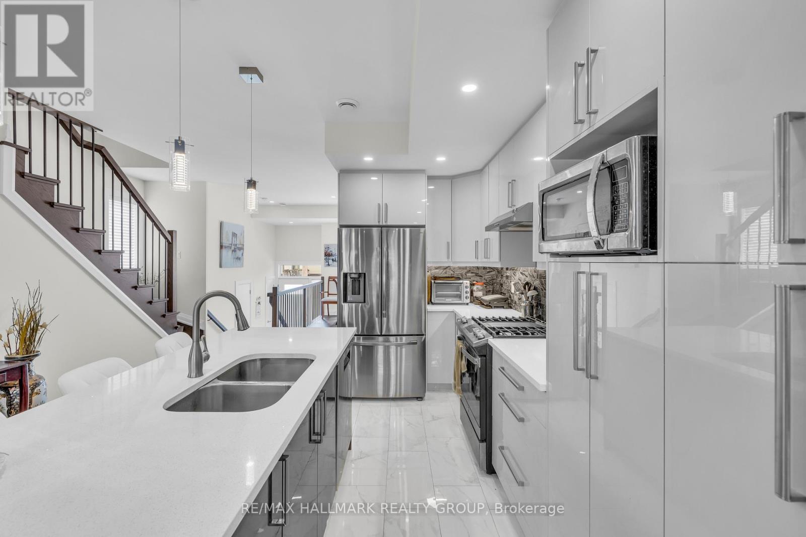 165 LONGPRE STREET - 10