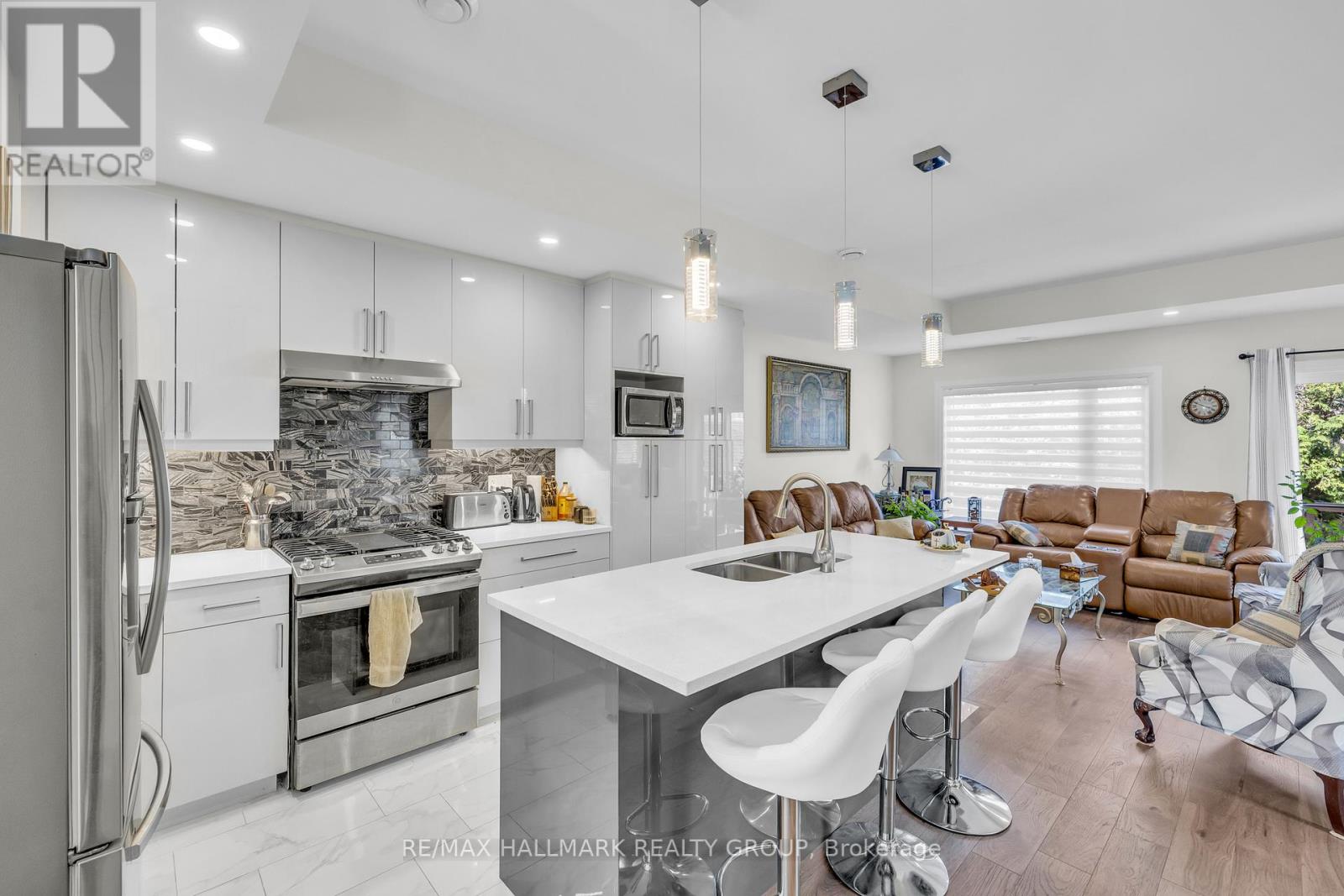 165 LONGPRE STREET - 7