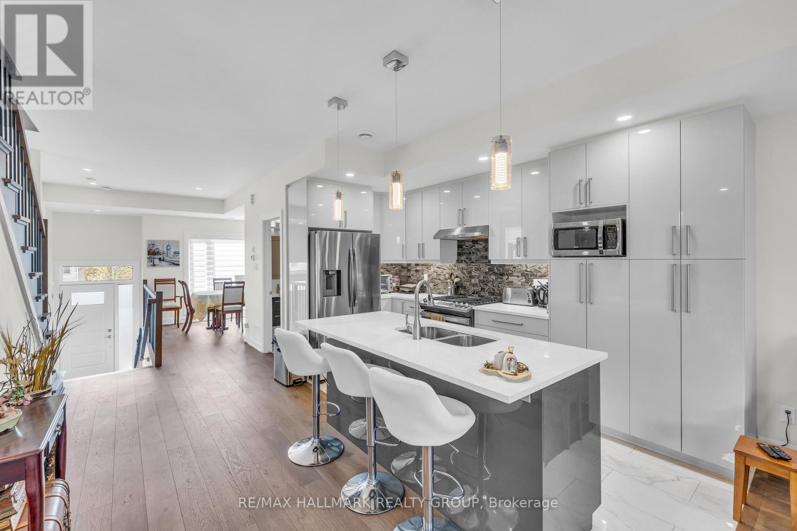 165 LONGPRE STREET - 8