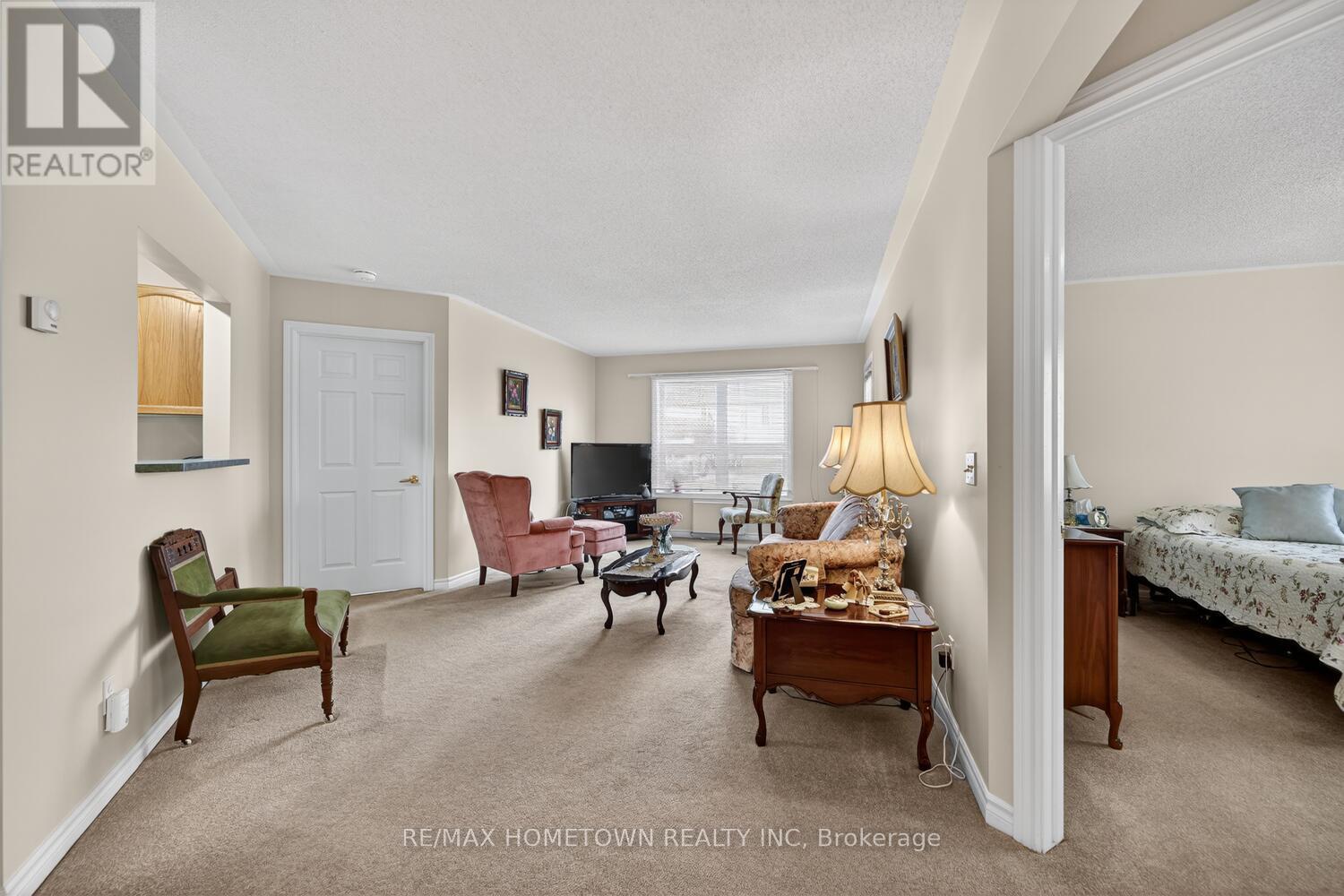 #5 1171 MILLWOOD AVENUE - 12