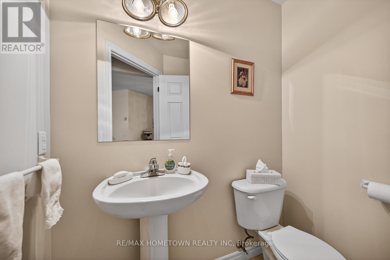 #5 1171 MILLWOOD AVENUE - 17