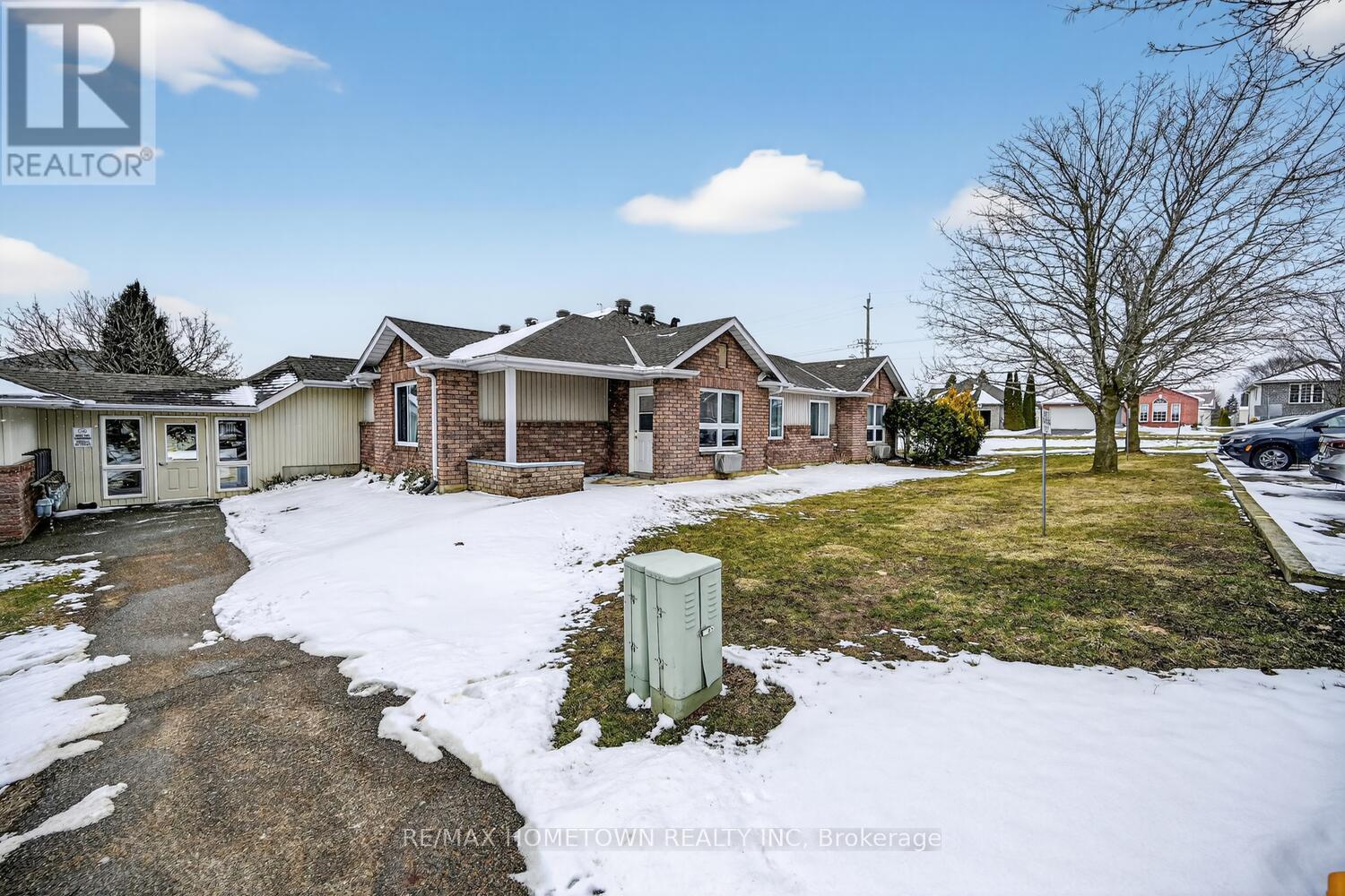 #5 1171 MILLWOOD AVENUE - 23