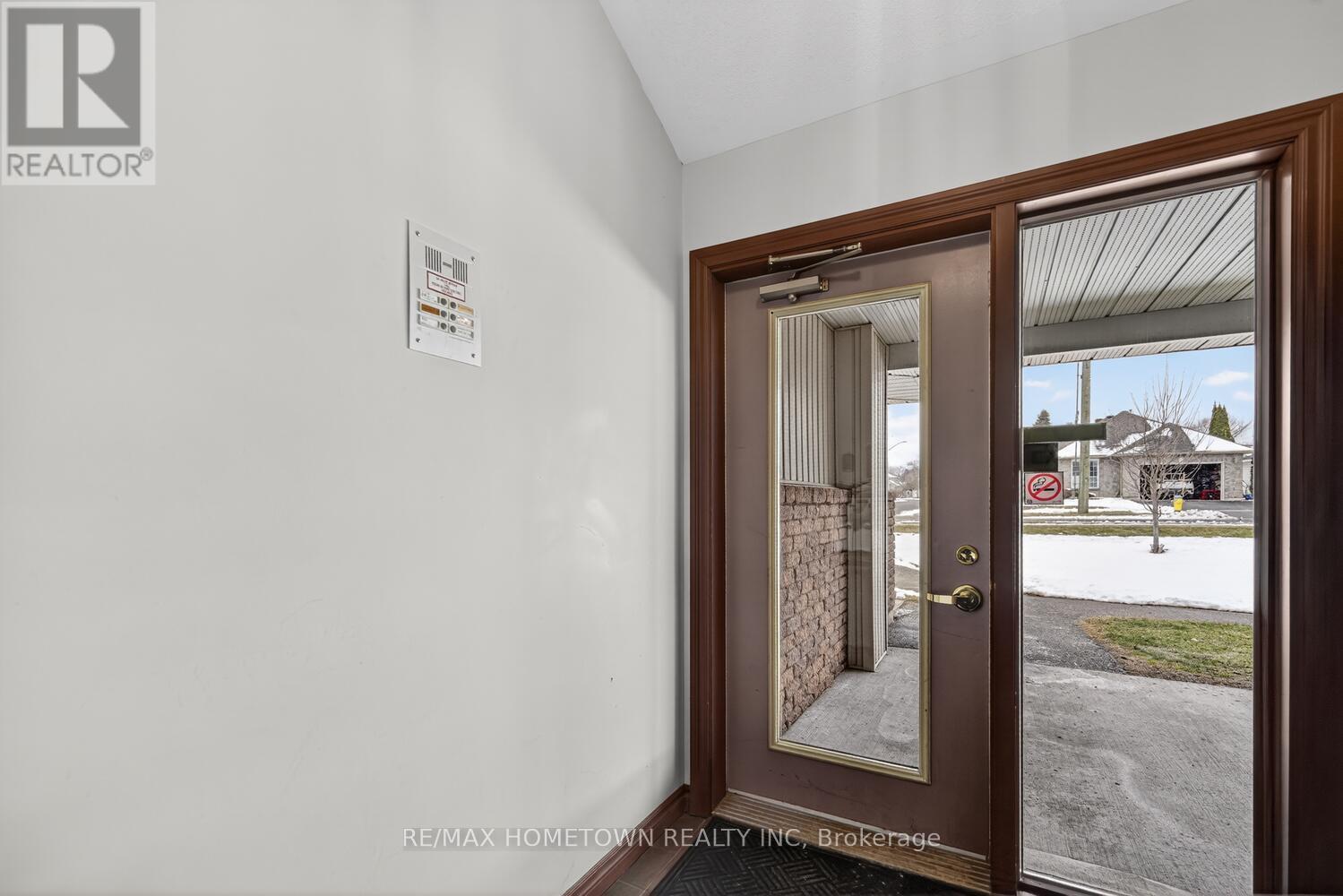 #5 1171 MILLWOOD AVENUE - 4