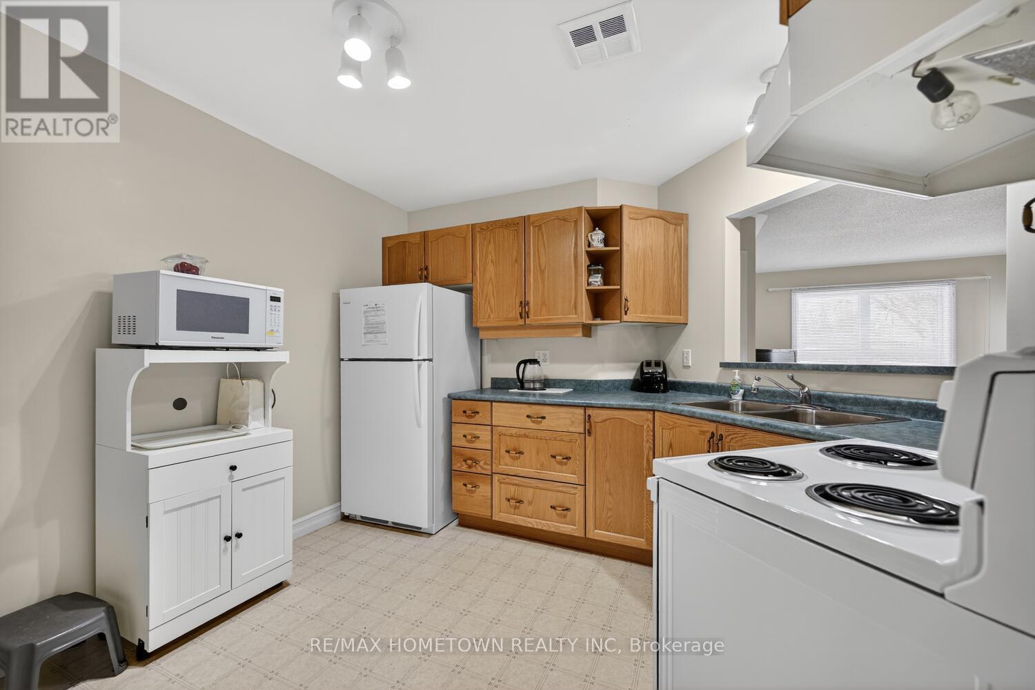 #5 1171 MILLWOOD AVENUE - 8