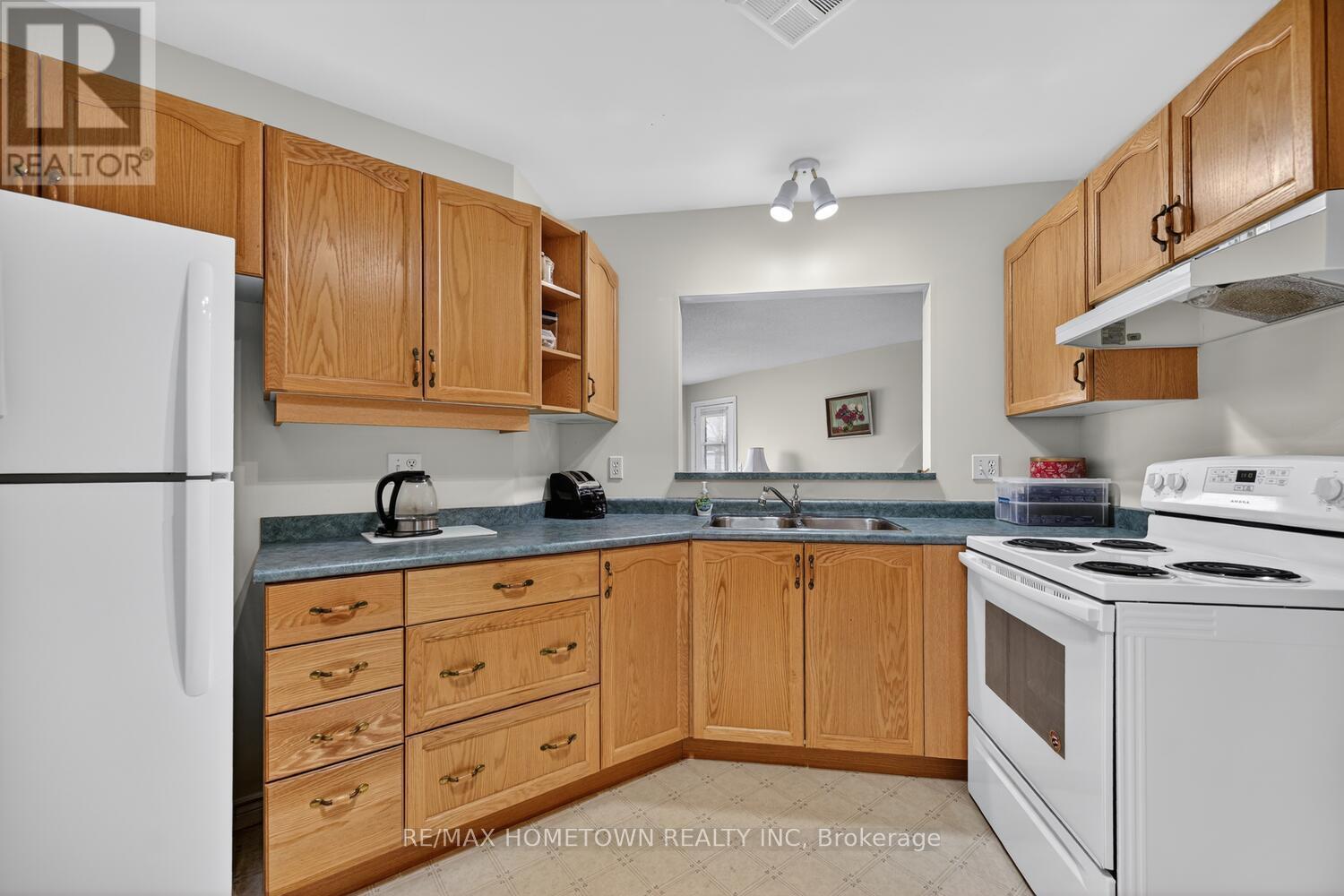 #5 1171 MILLWOOD AVENUE - 9
