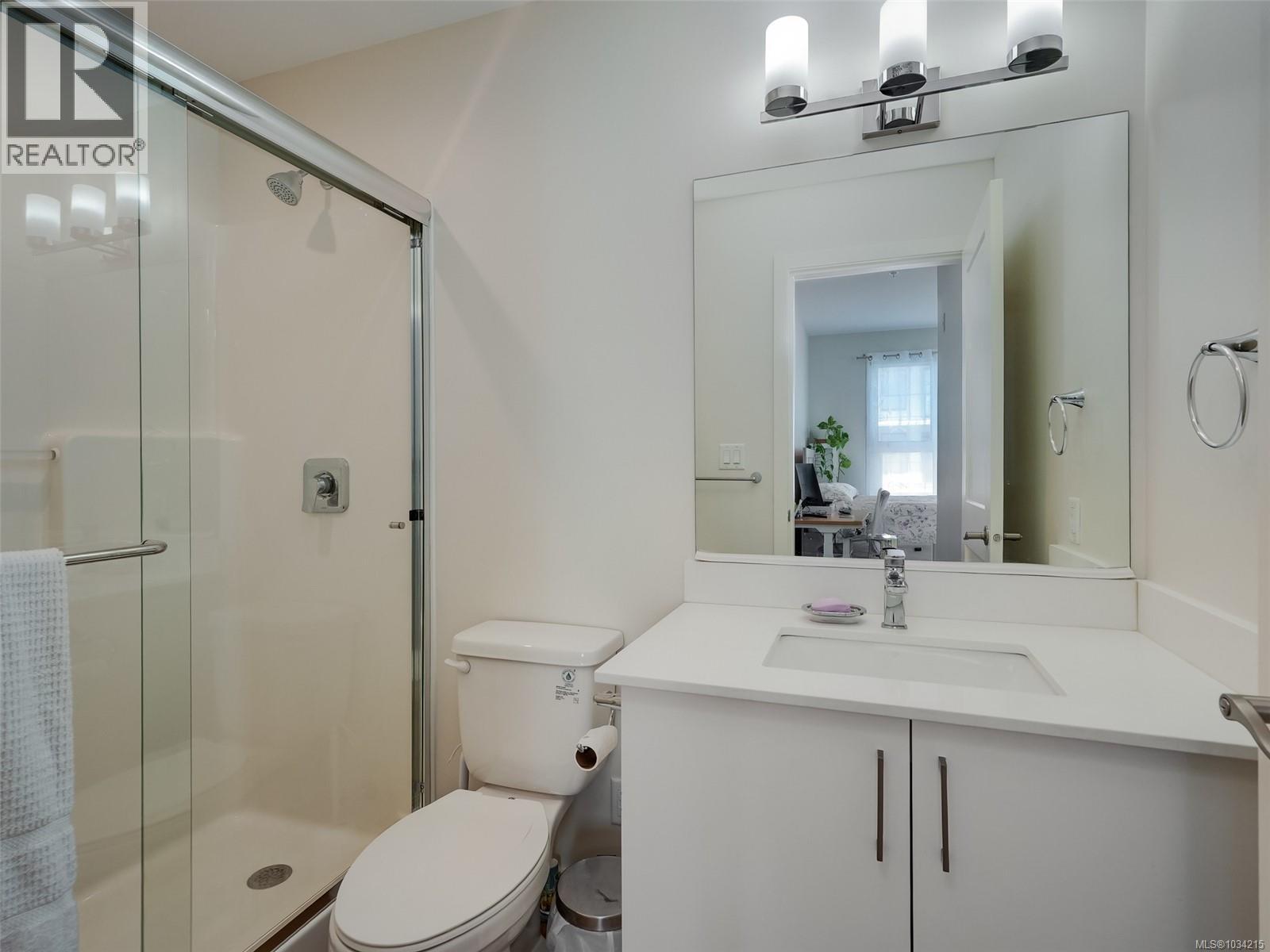 #301 815 Orono Ave - 11