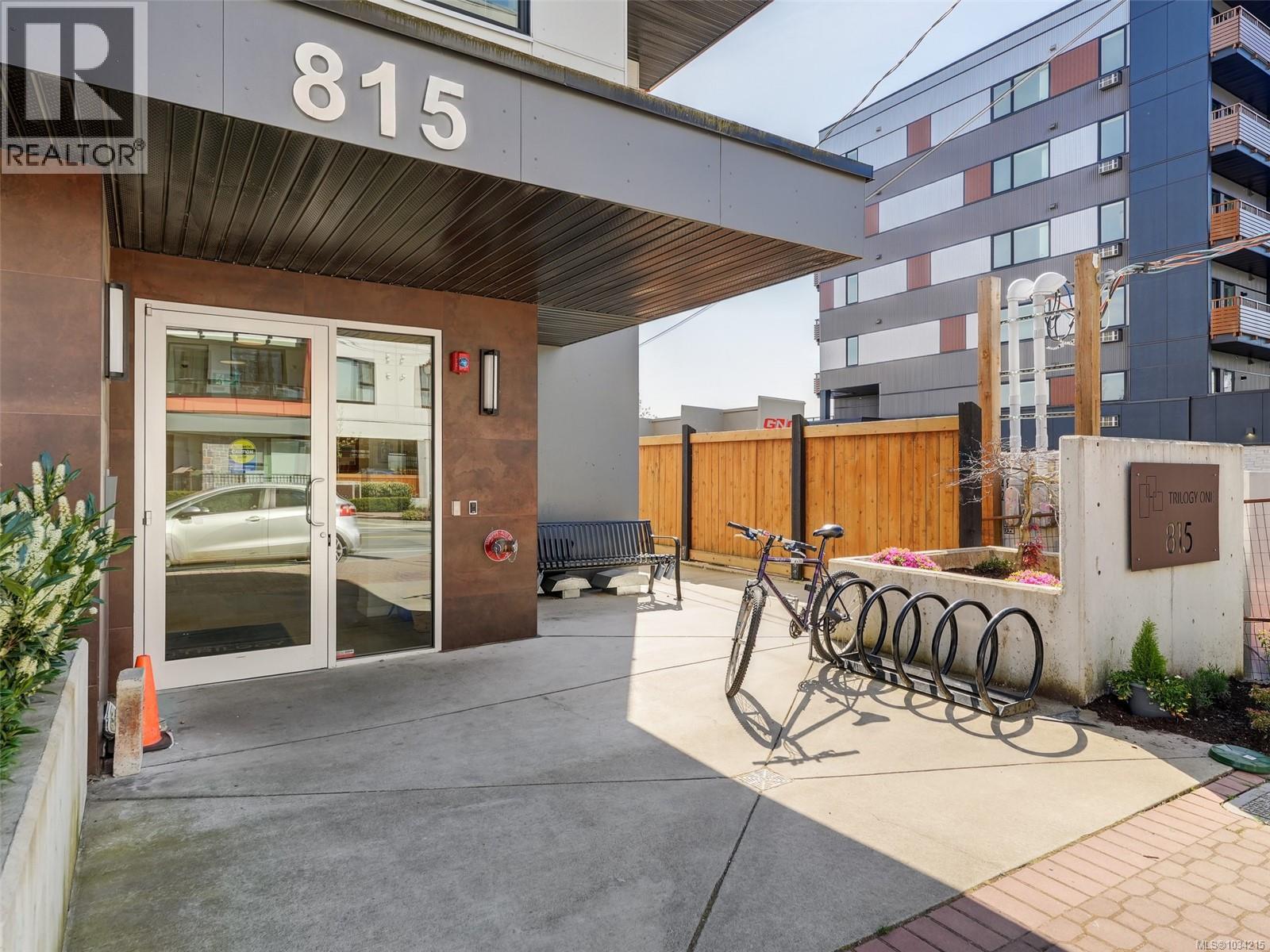 #301 815 Orono Ave - 25