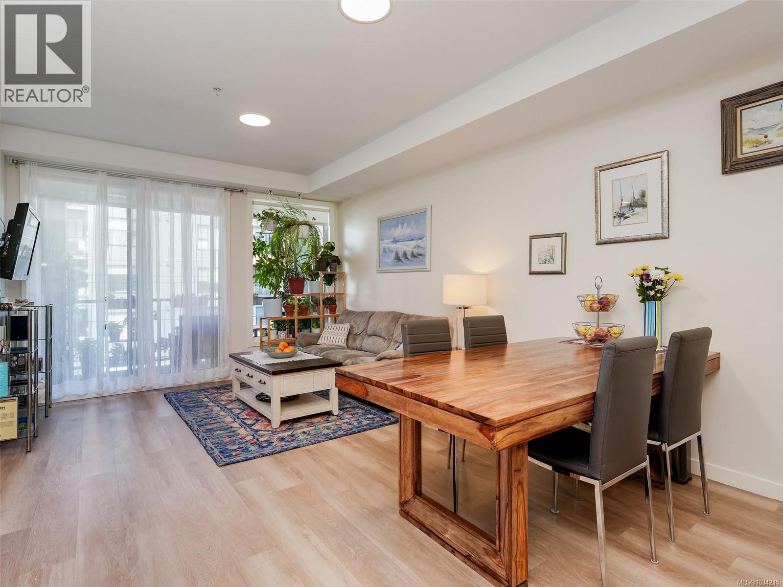 #301 815 Orono Ave - 5