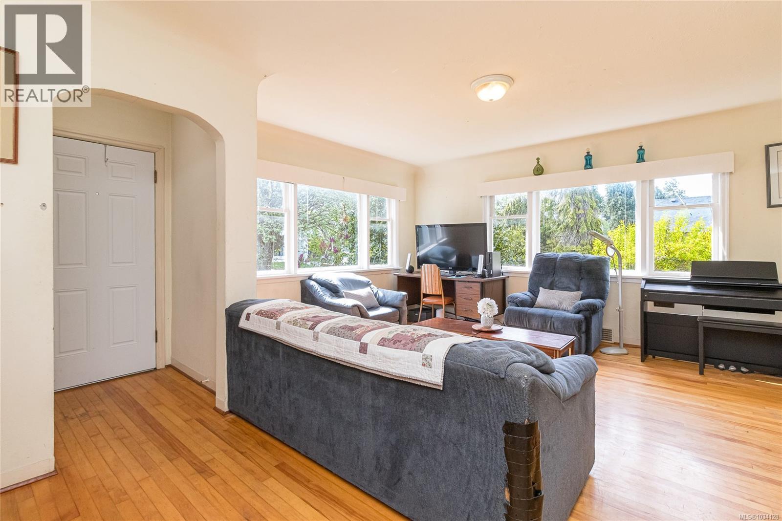  336 Irving Road, Victoria
