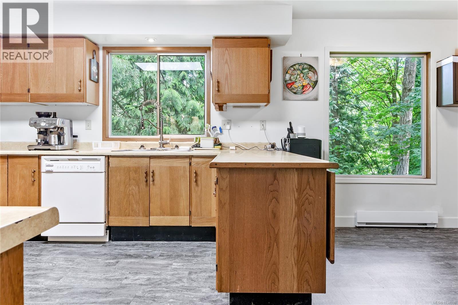  1970 Lands End Road, North Saanich