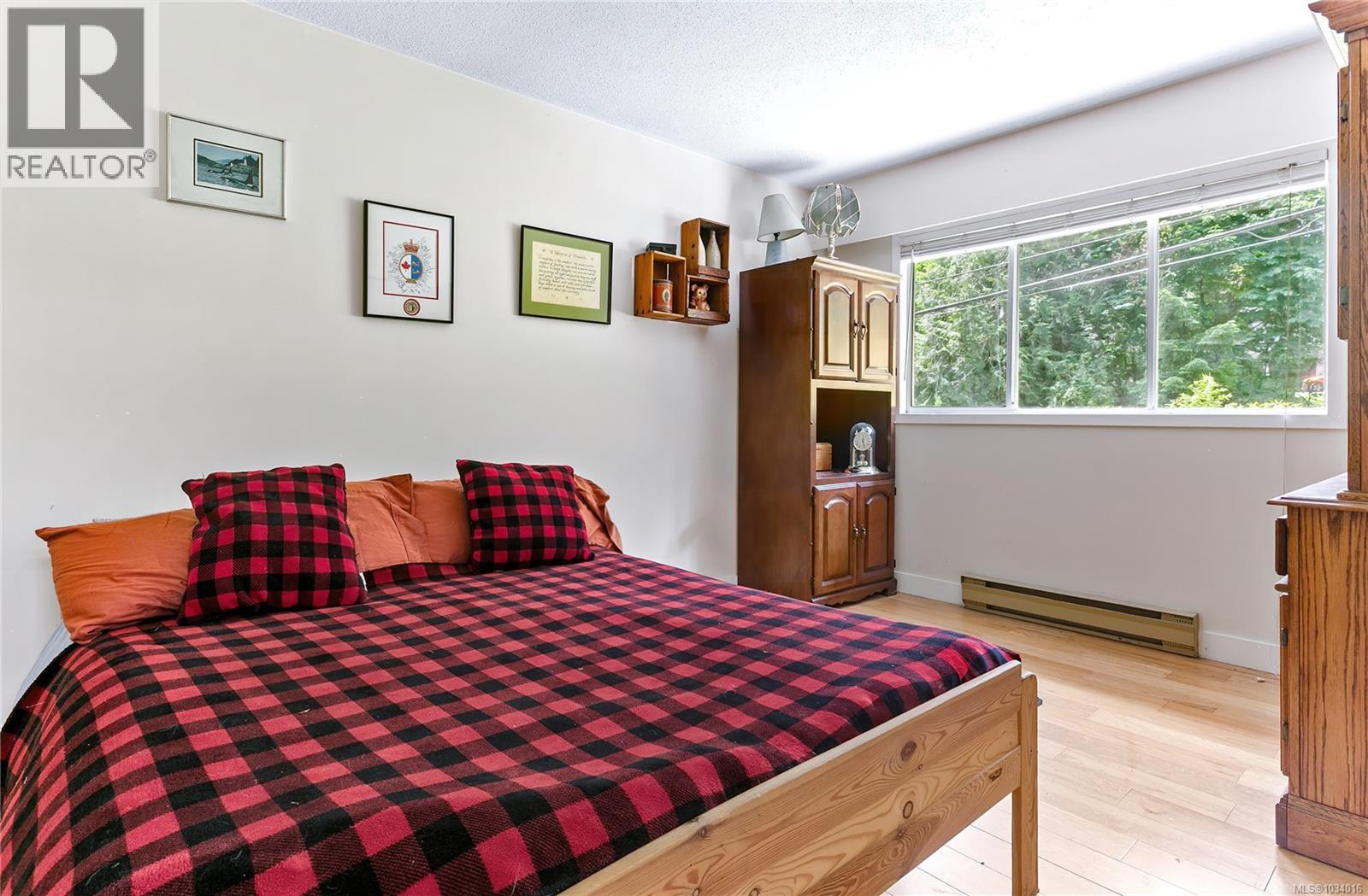  1970 Lands End Road, North Saanich