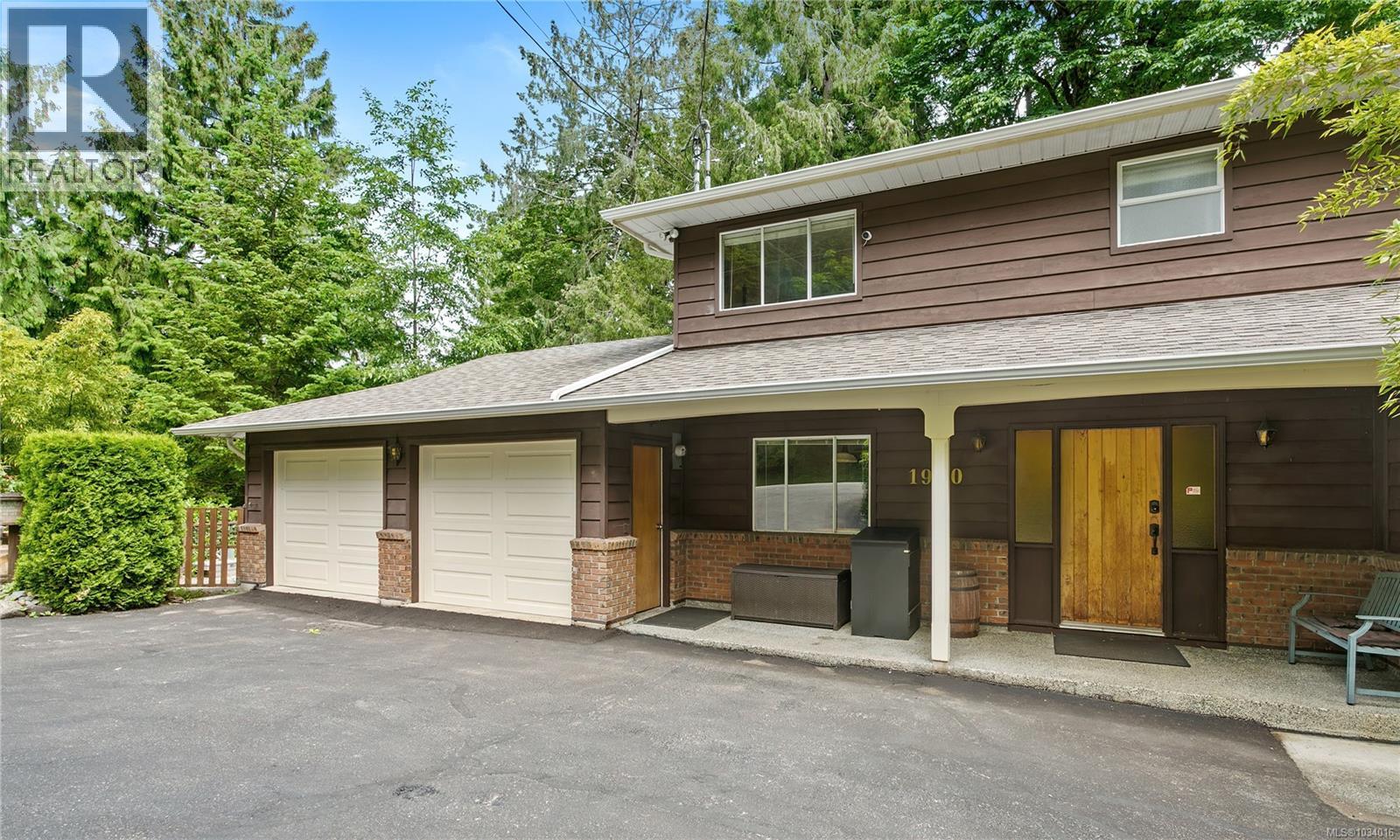  1970 Lands End Road, North Saanich