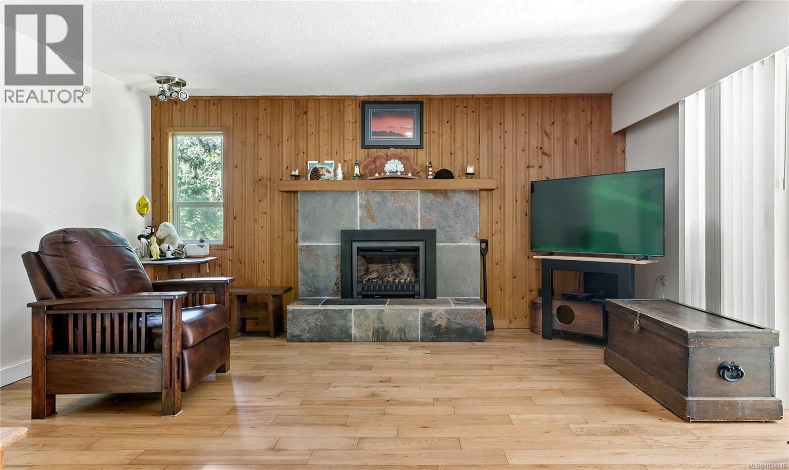  1970 Lands End Road, North Saanich