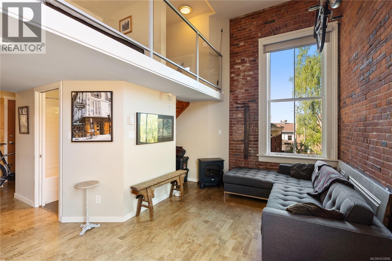#309 524 Yates St - 2