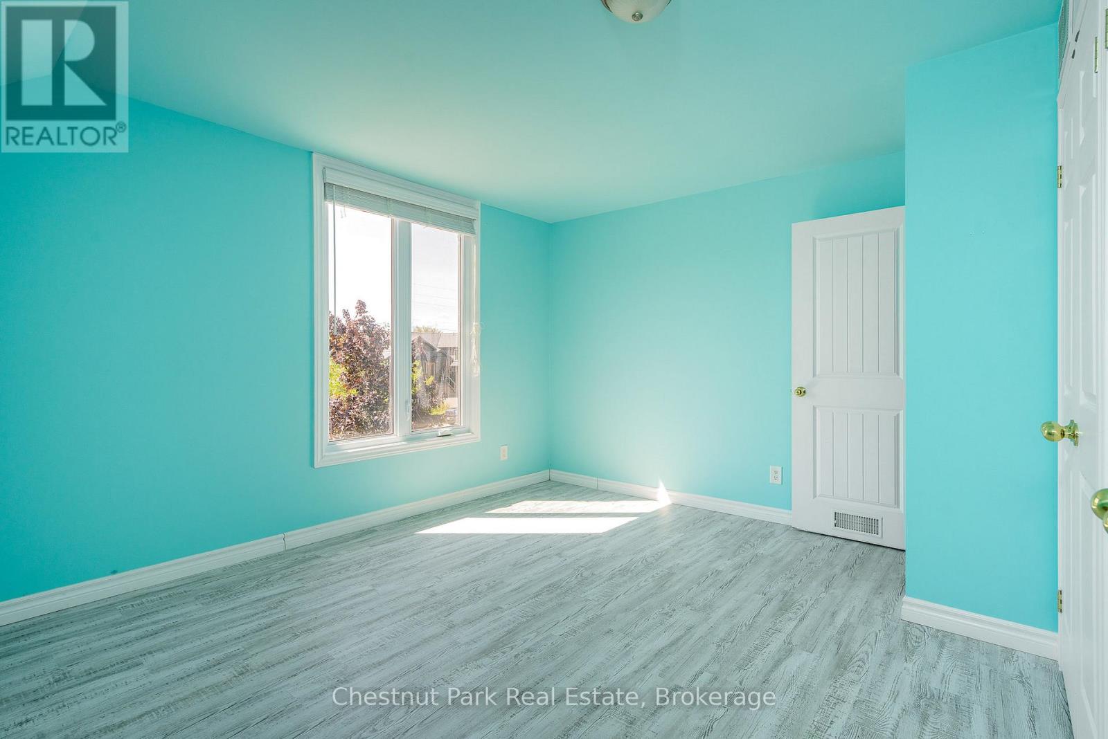 77 FINDLAY DRIVE - 35