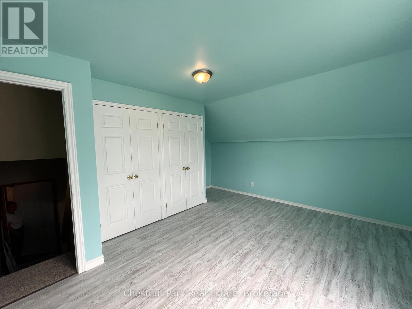 77 FINDLAY DRIVE - 36