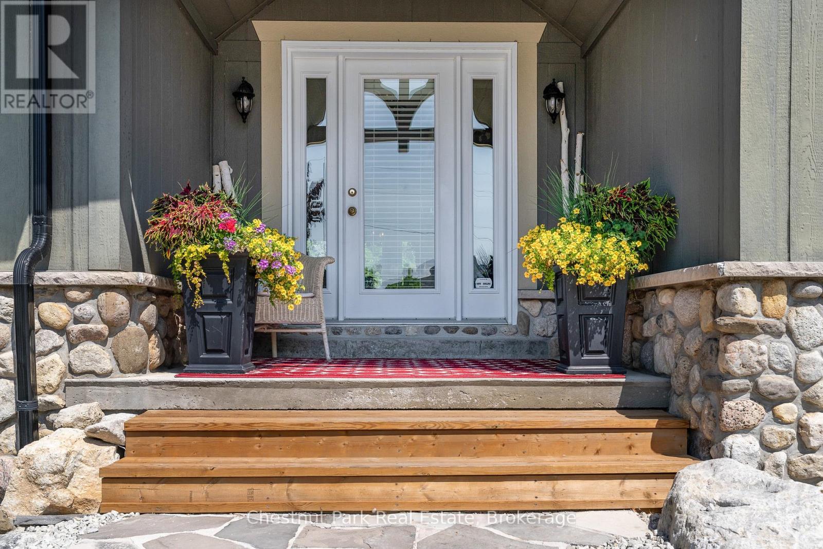77 FINDLAY DRIVE - 4