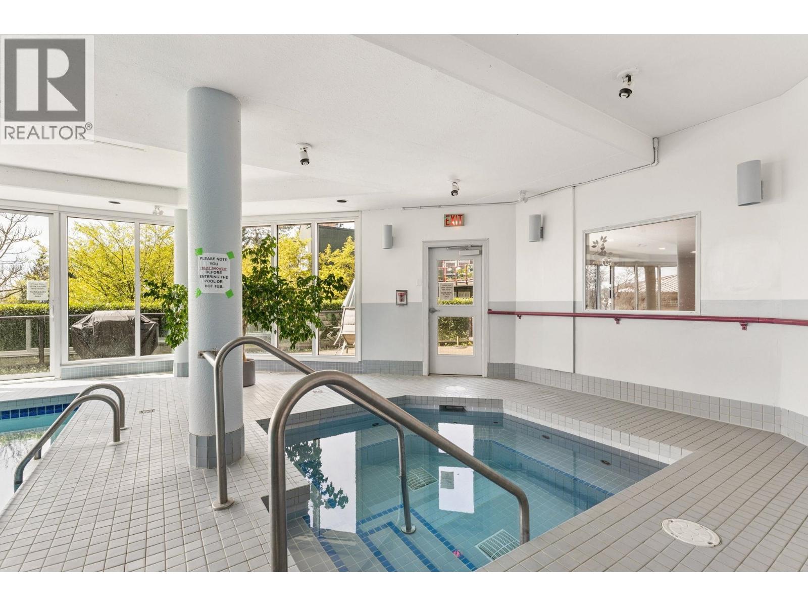 419 121 W 29TH STREET, North Vancouver