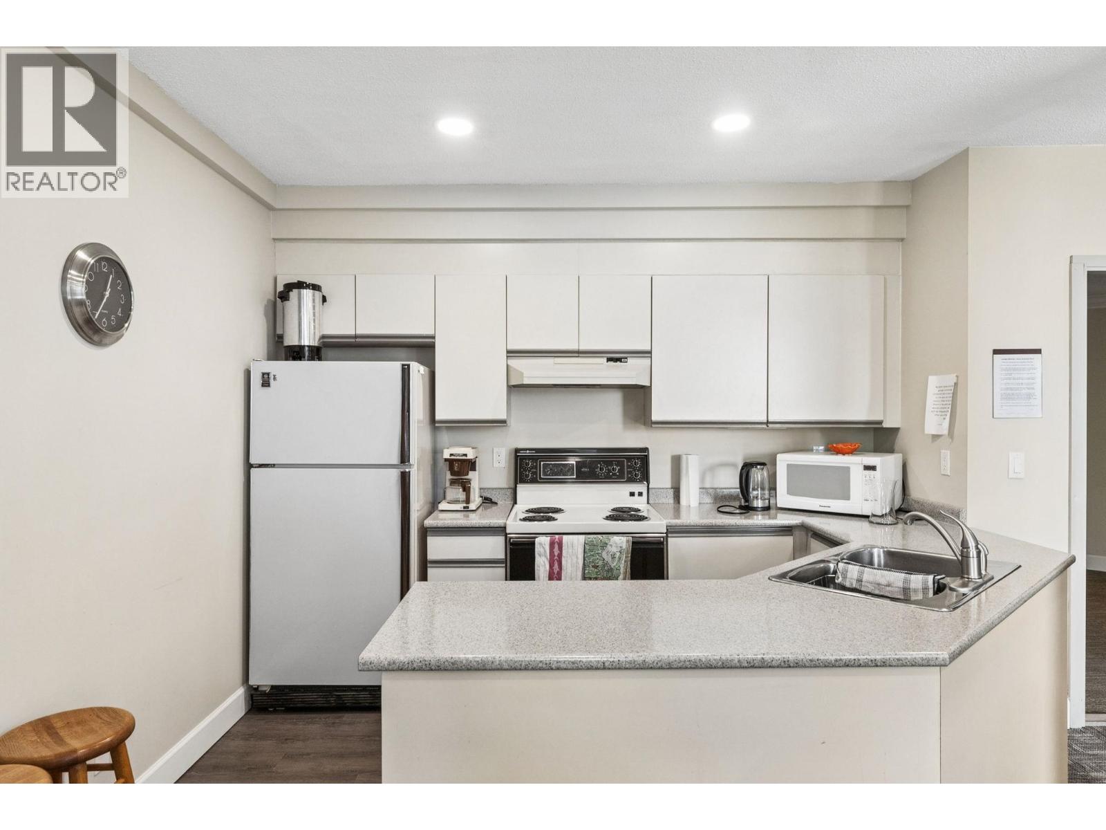 419 121 W 29TH STREET, North Vancouver