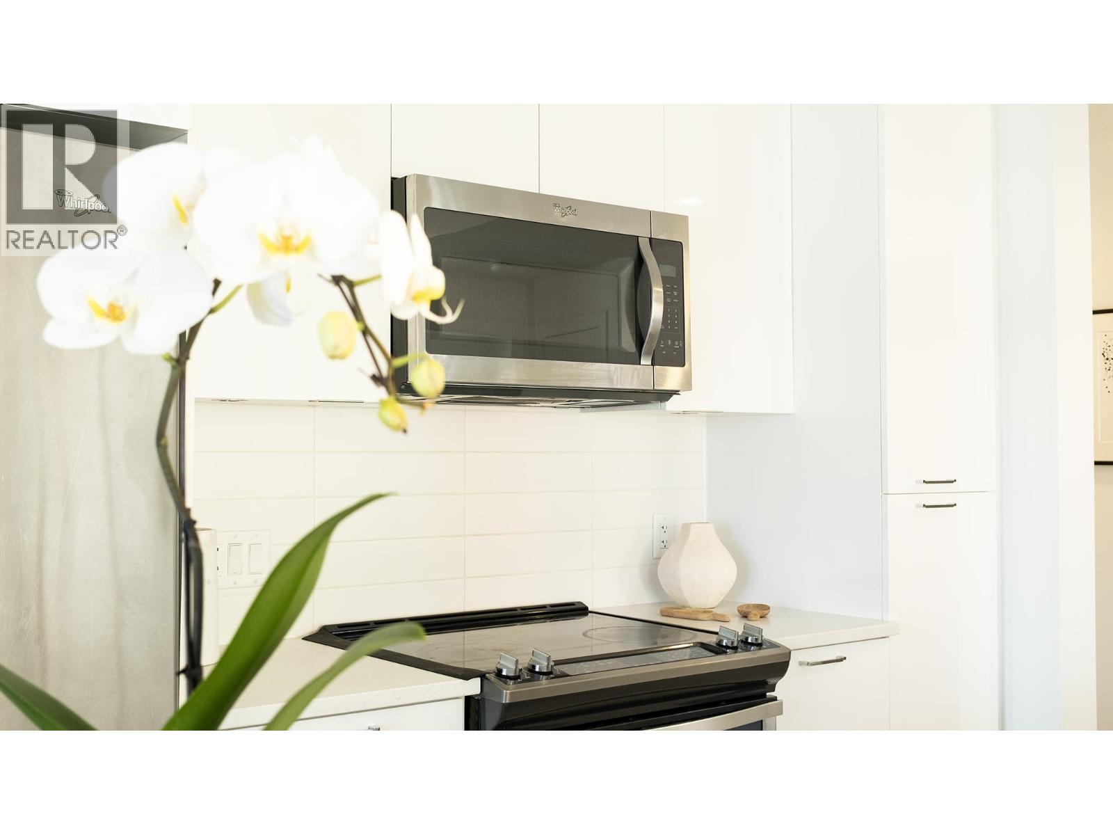 409 719 W 3RD STREET, North Vancouver