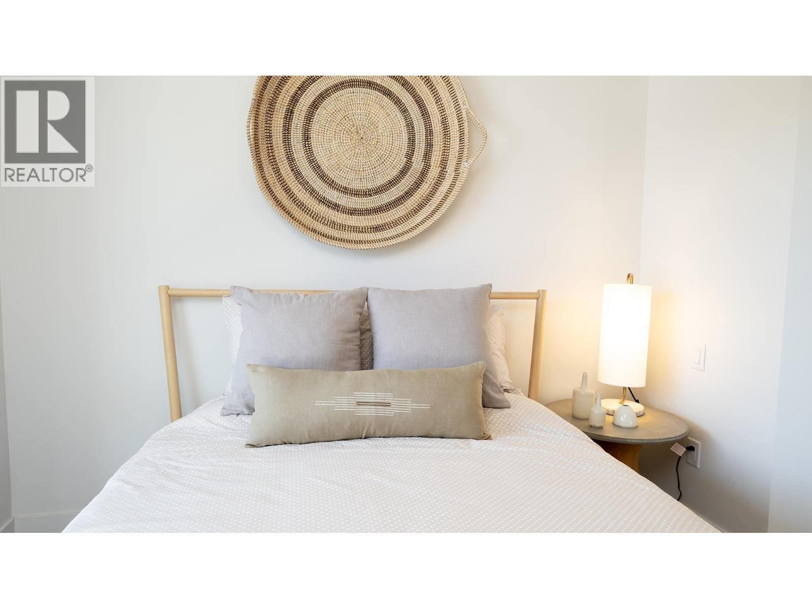 409 719 W 3RD STREET, North Vancouver