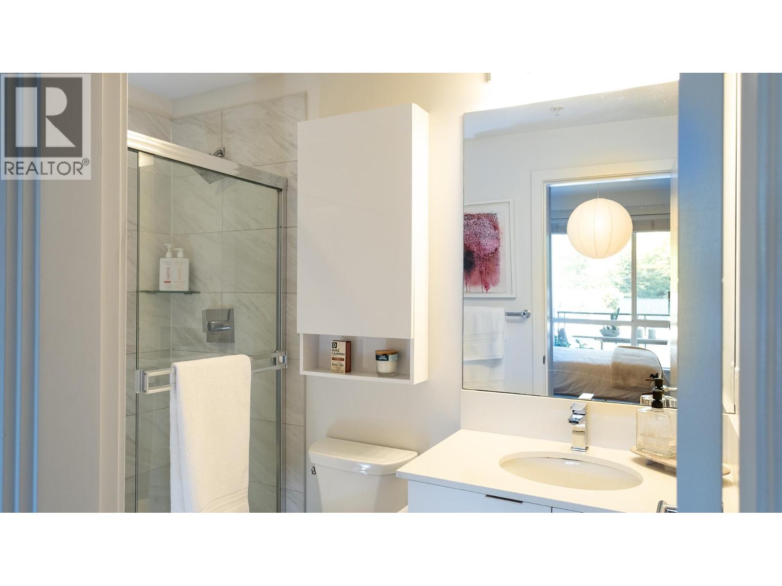409 719 W 3RD STREET, North Vancouver