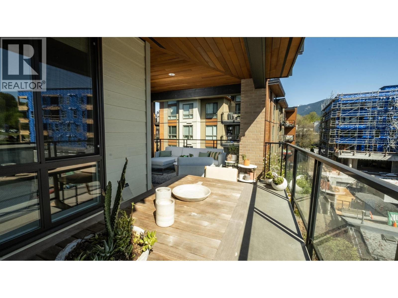 409 719 W 3RD STREET, North Vancouver
