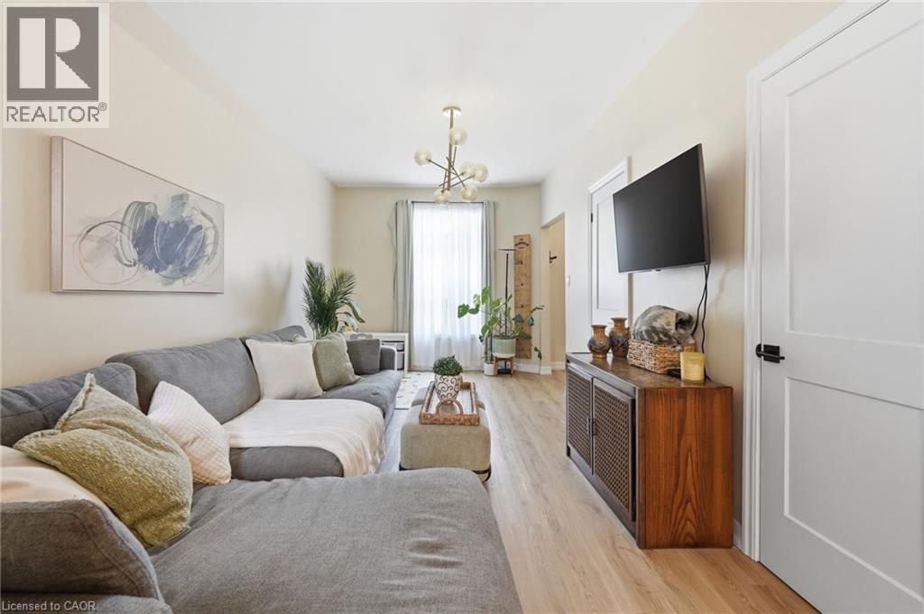 34 BAILLIE Street - 10